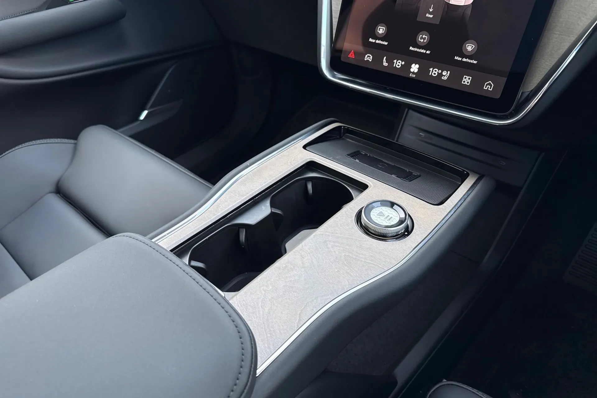 Volvo EX90 thumbnail image number 47