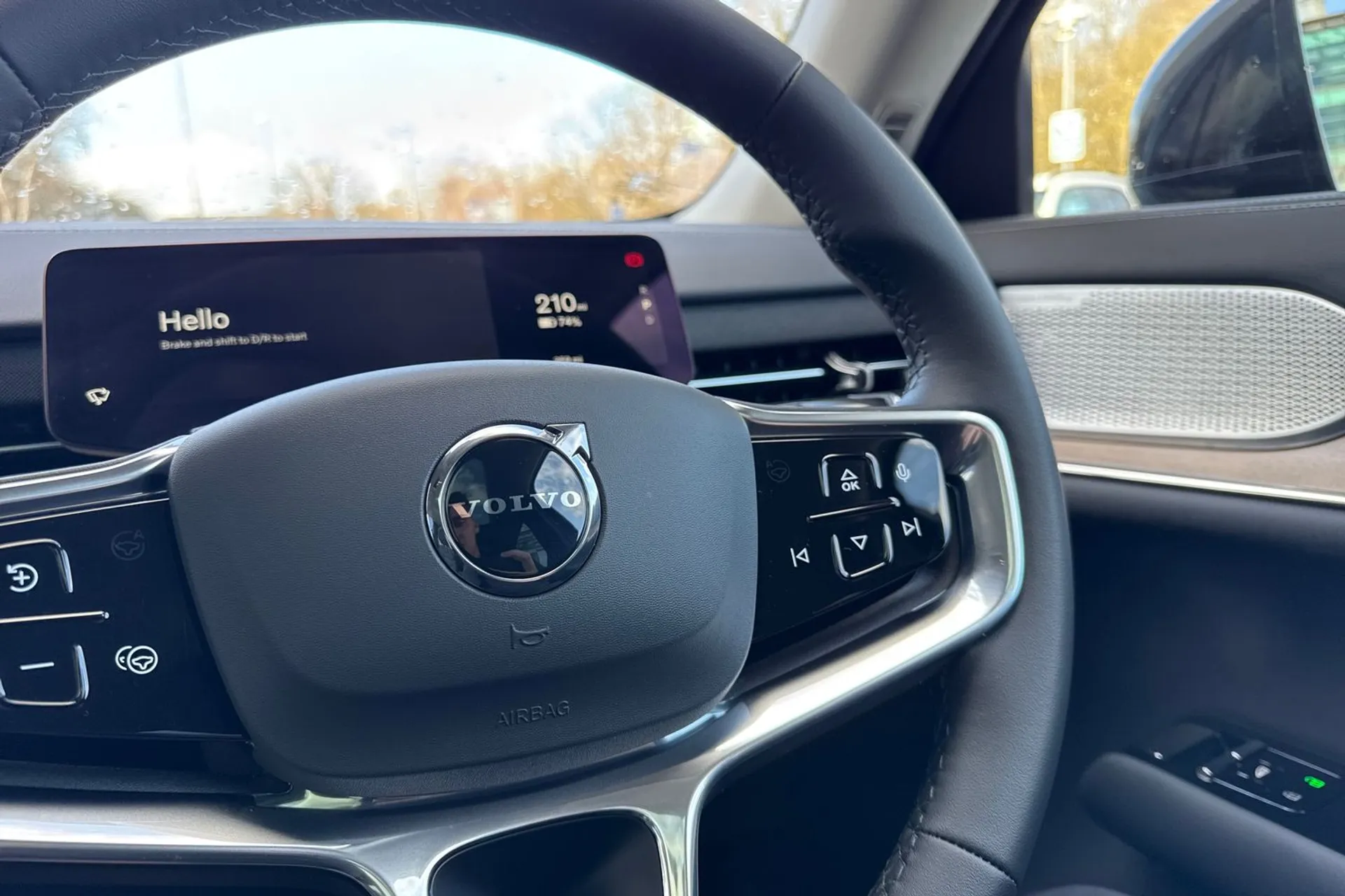 Volvo EX90 thumbnail image number 40