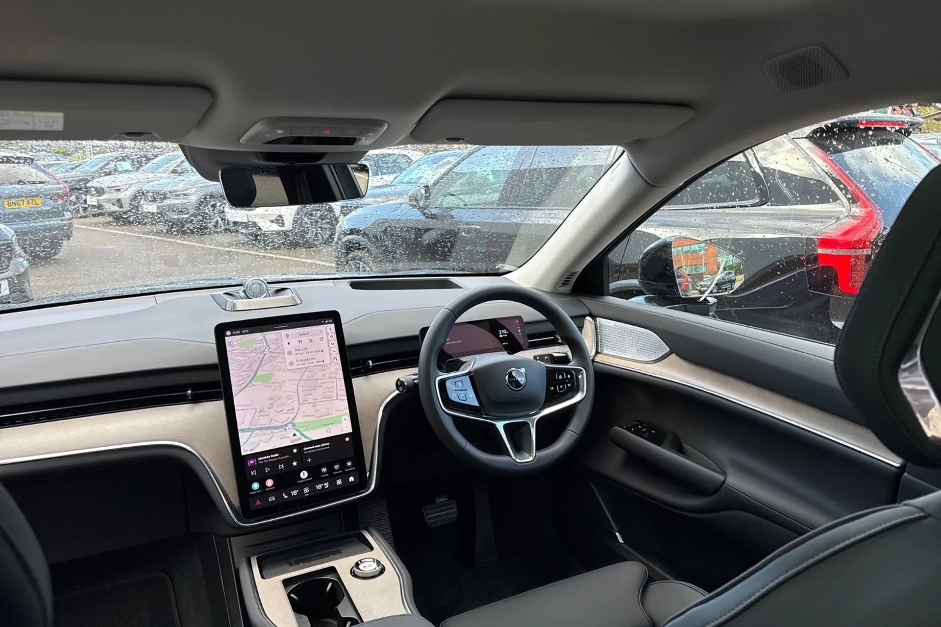 Volvo EX90 thumbnail image number 36