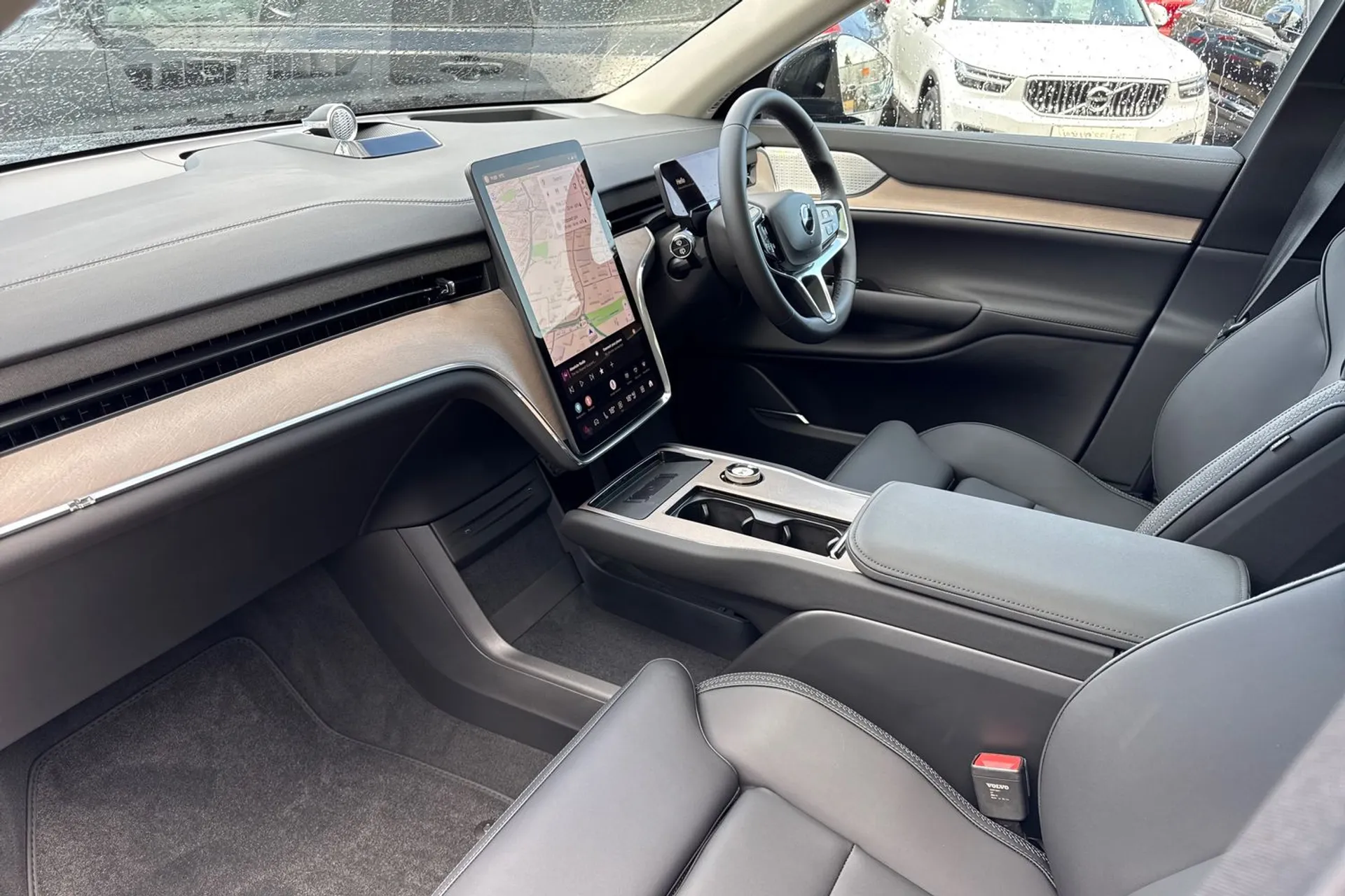 Volvo EX90 thumbnail image number 29