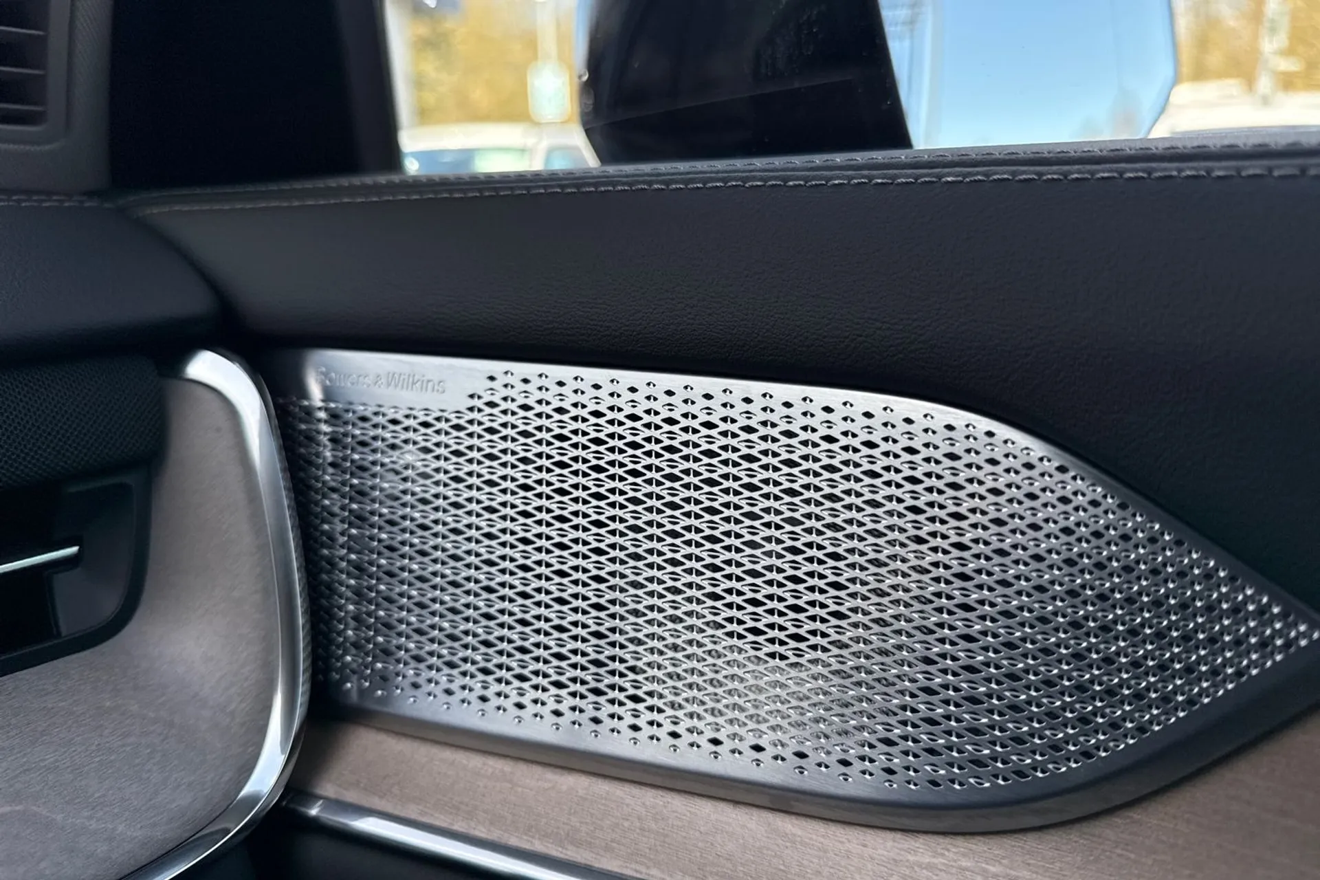 Volvo EX90 thumbnail image number 46