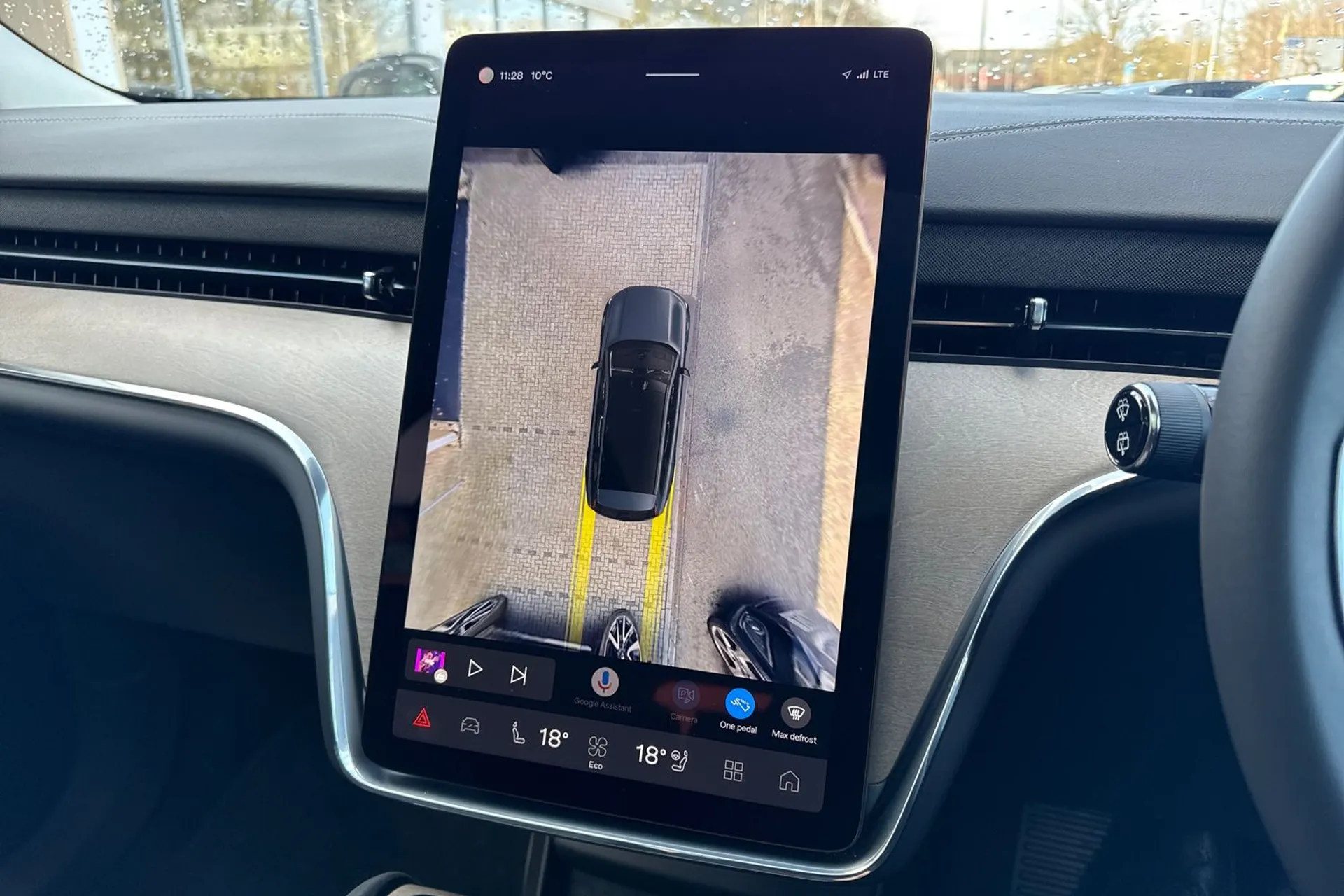 Volvo EX90 thumbnail image number 41