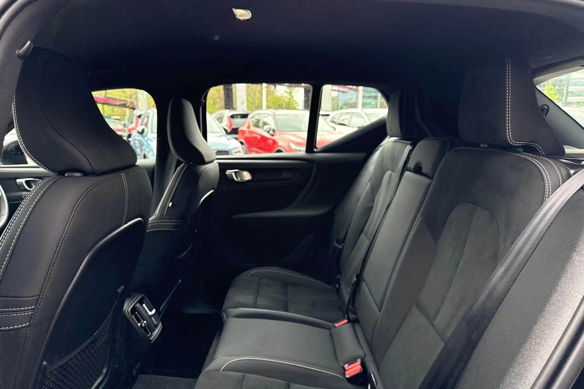 Volvo XC40 thumbnail image number 30