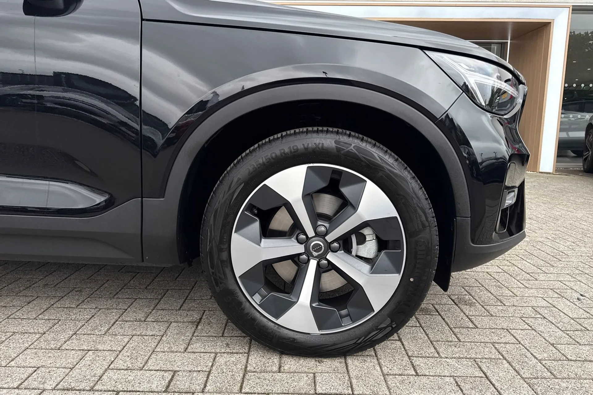 Volvo XC40 thumbnail image number 14