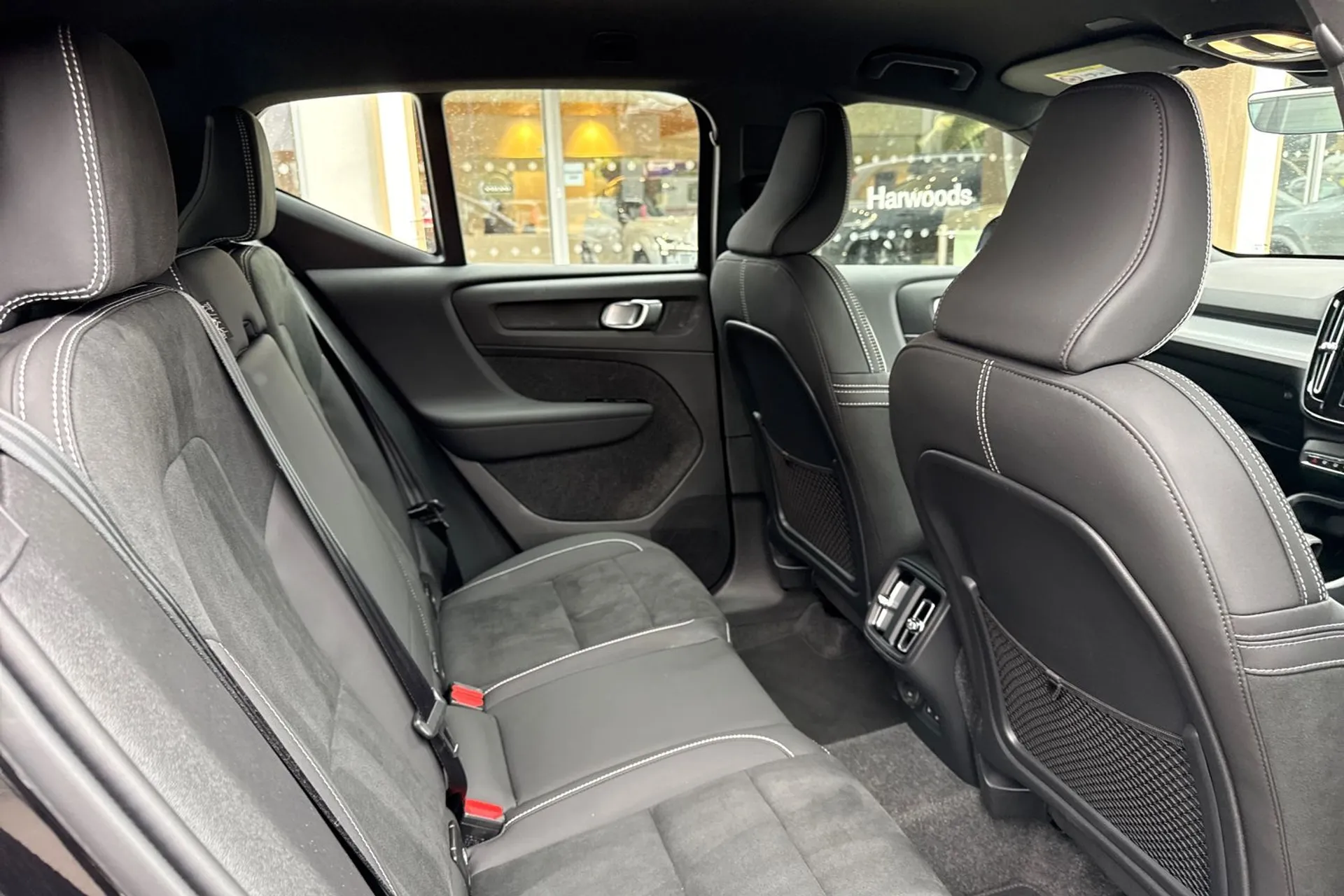 Volvo XC40 thumbnail image number 23