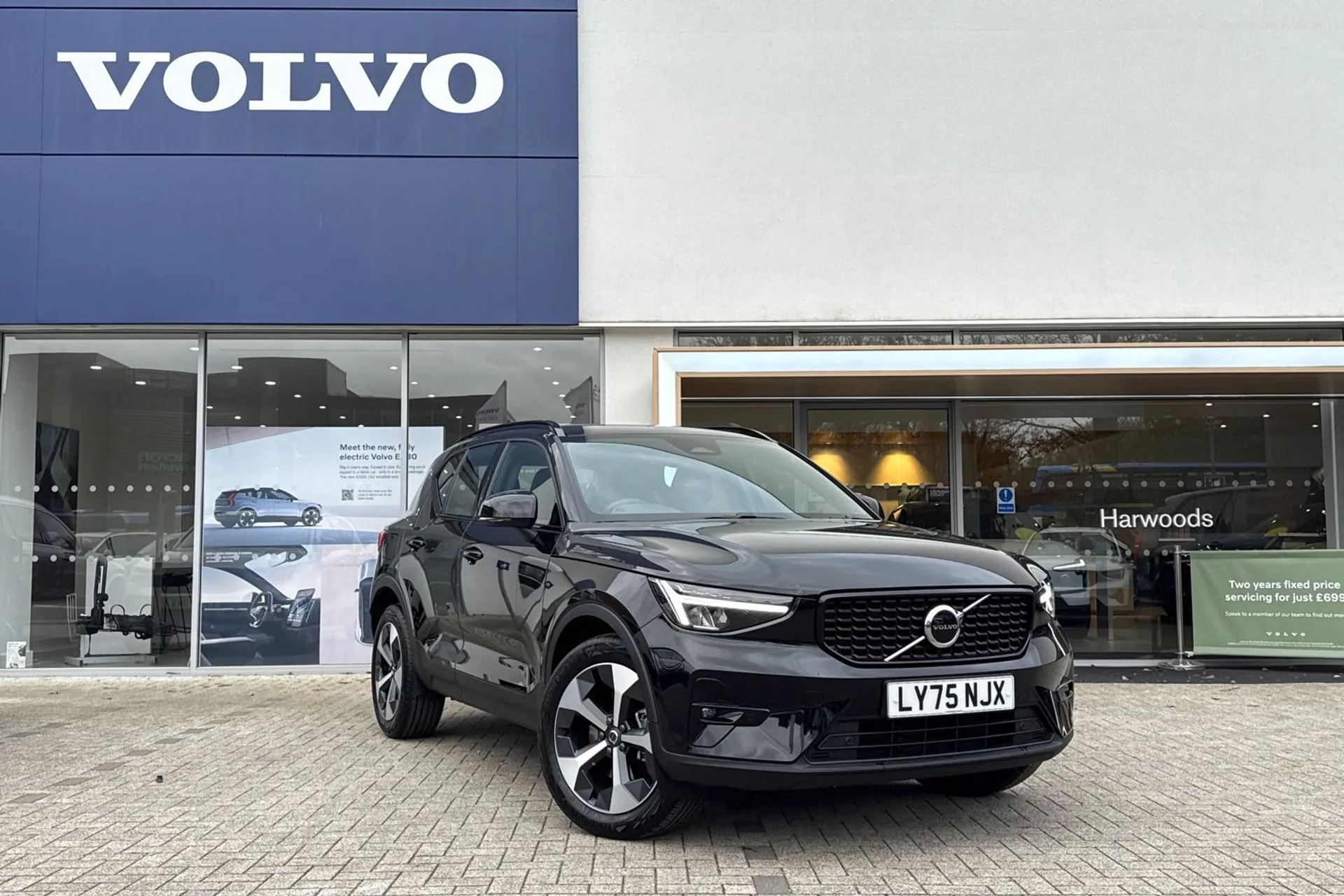 Volvo XC40 focused image