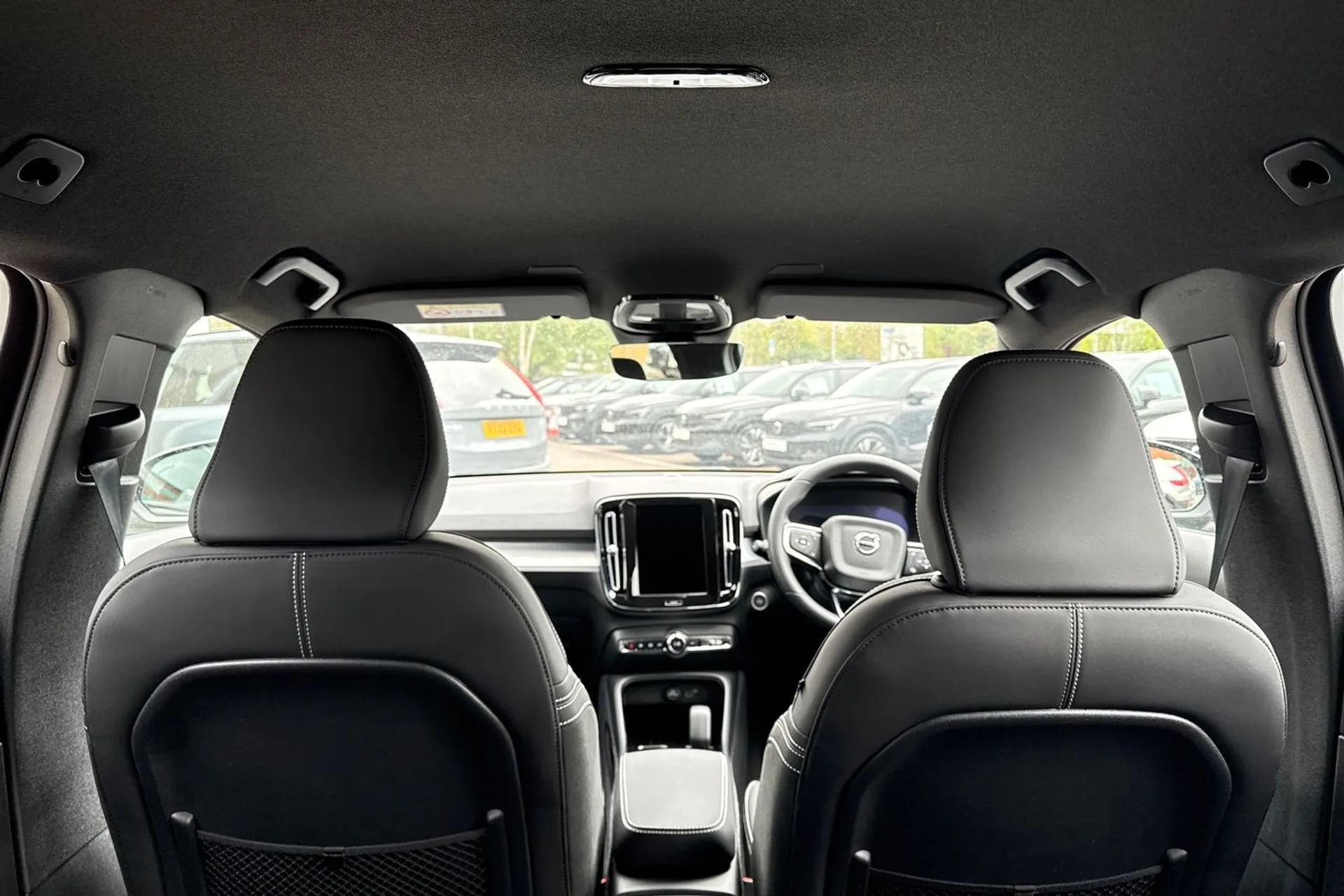 Volvo XC40 thumbnail image number 22