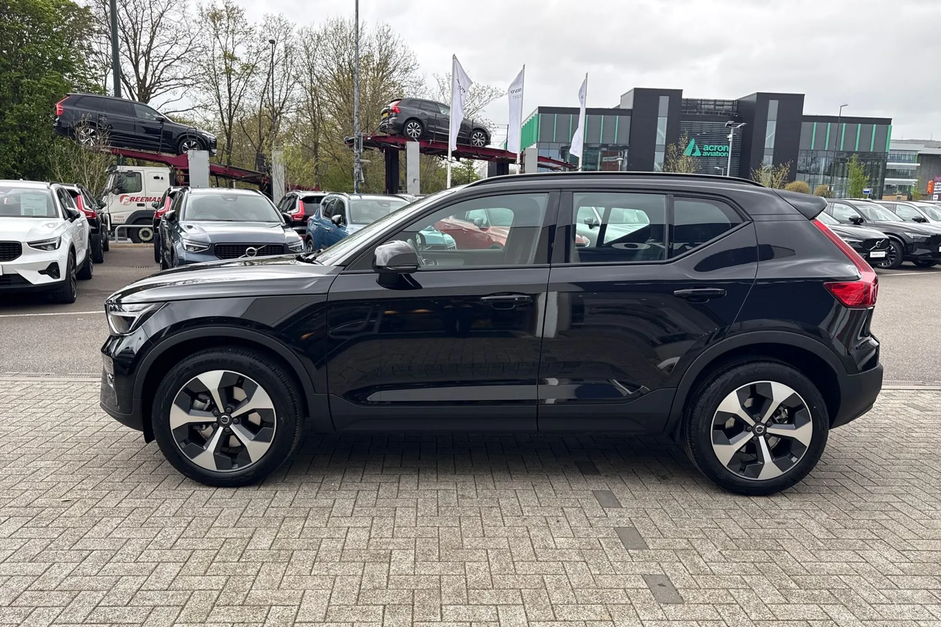 Volvo XC40 thumbnail image number 11