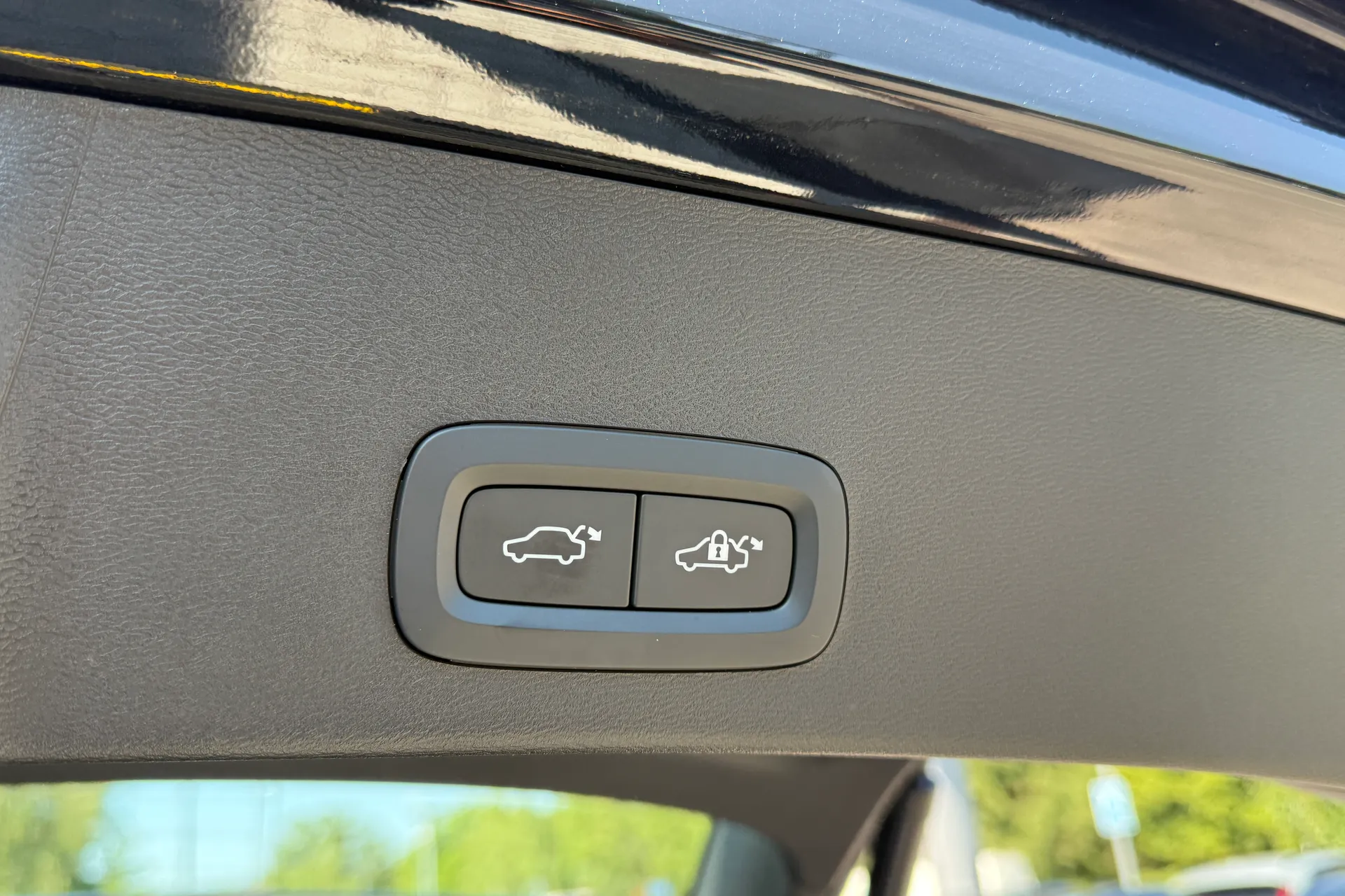 Volvo XC40 thumbnail image number 15