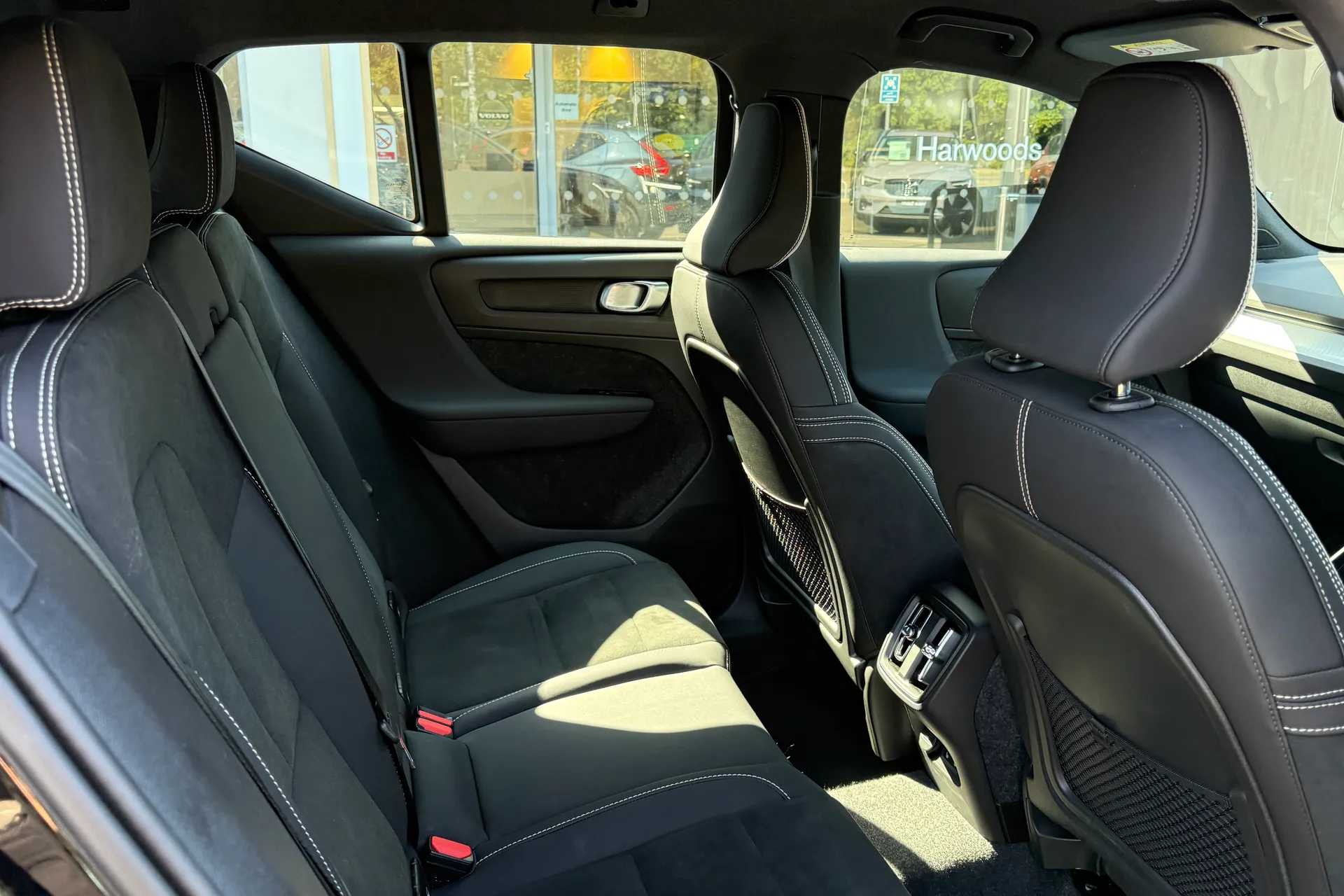 Volvo XC40 thumbnail image number 18