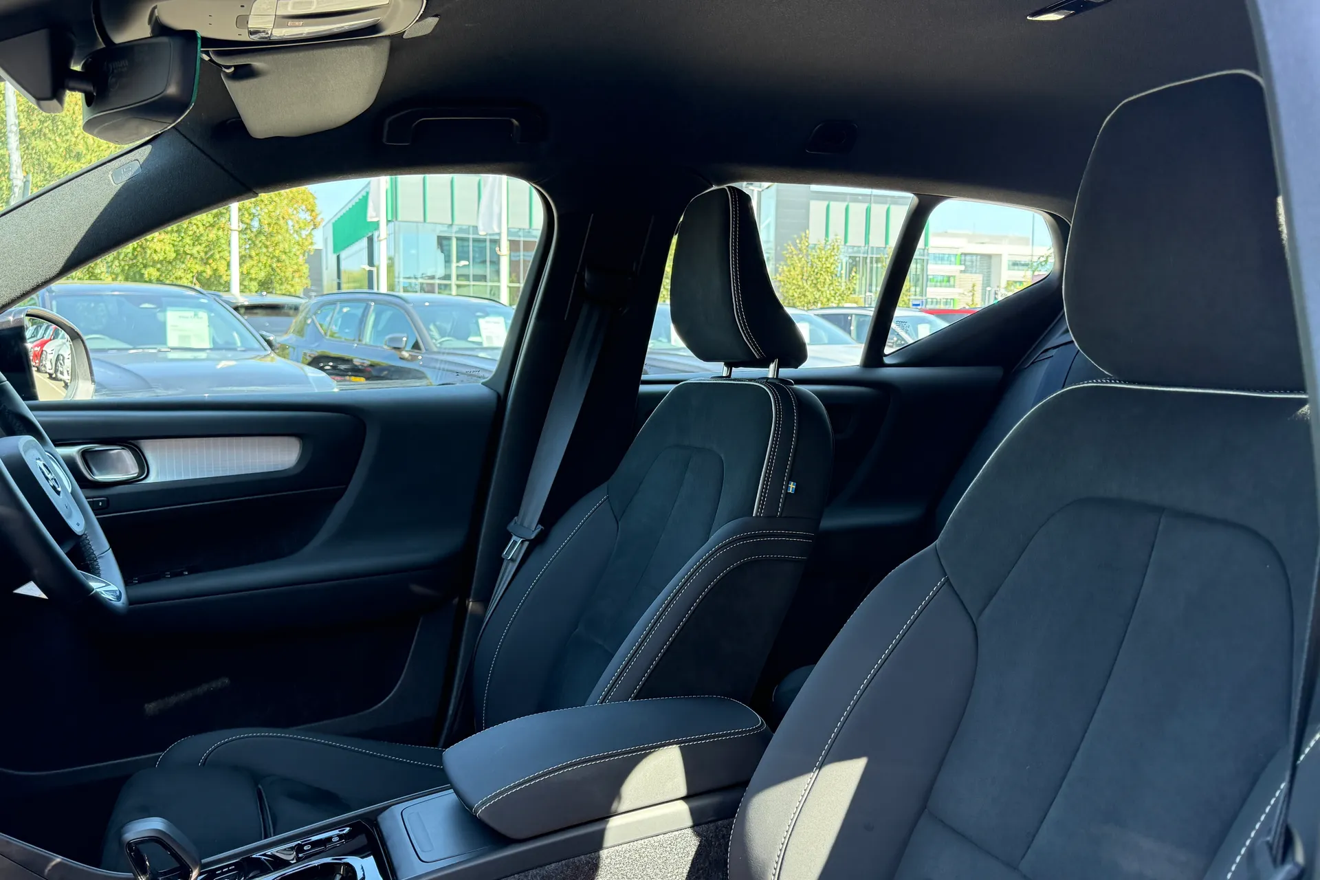 Volvo XC40 thumbnail image number 23