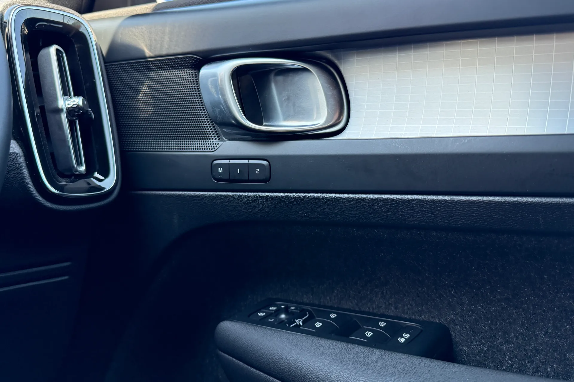 Volvo XC40 thumbnail image number 36