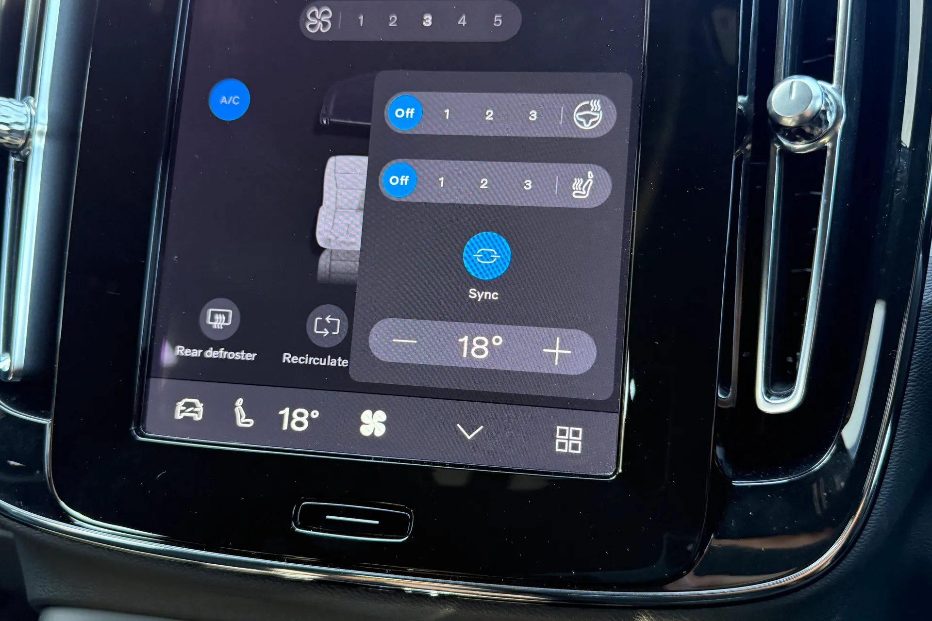 Volvo XC40 thumbnail image number 35