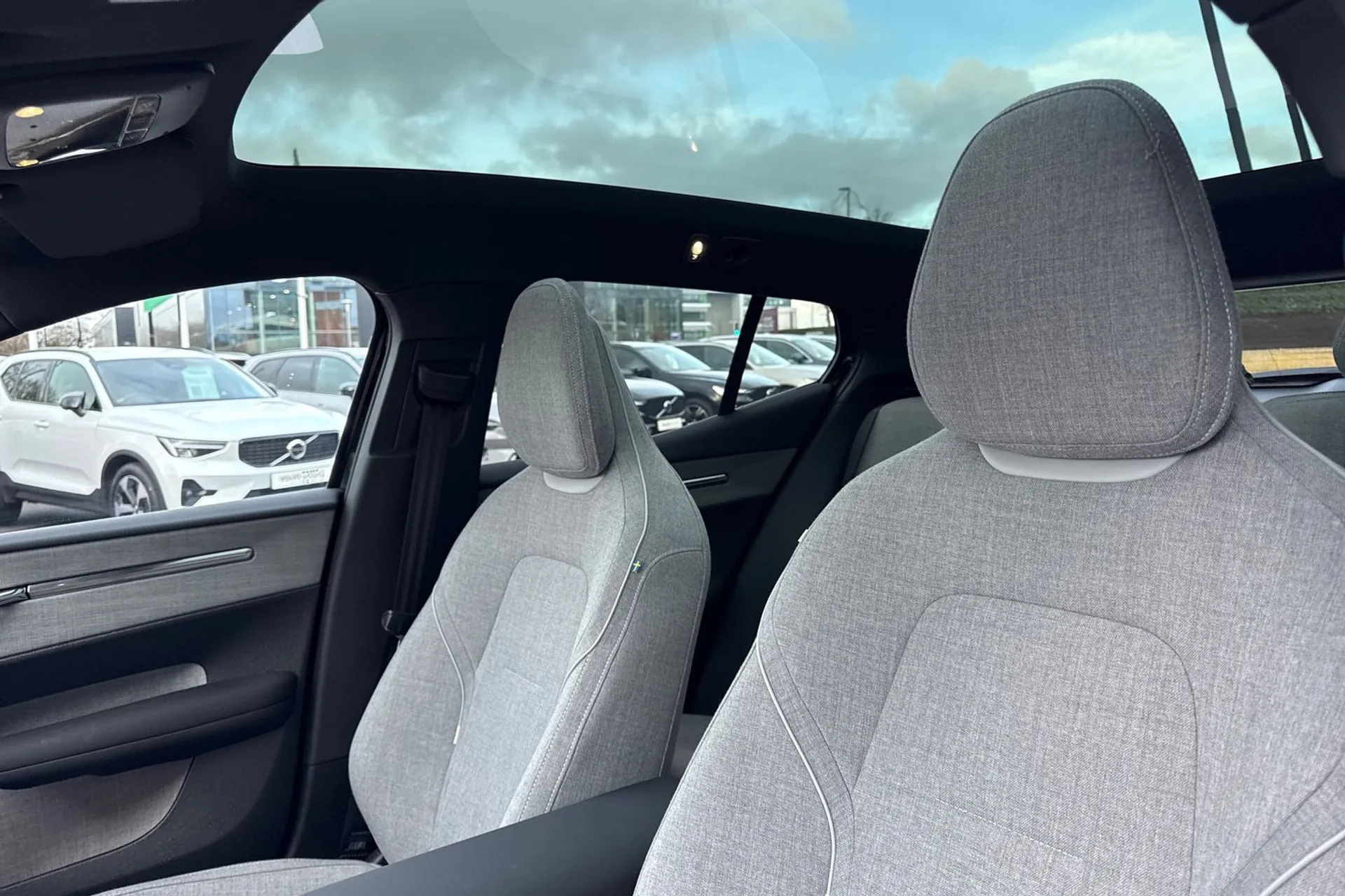 Volvo EX30 thumbnail image number 29