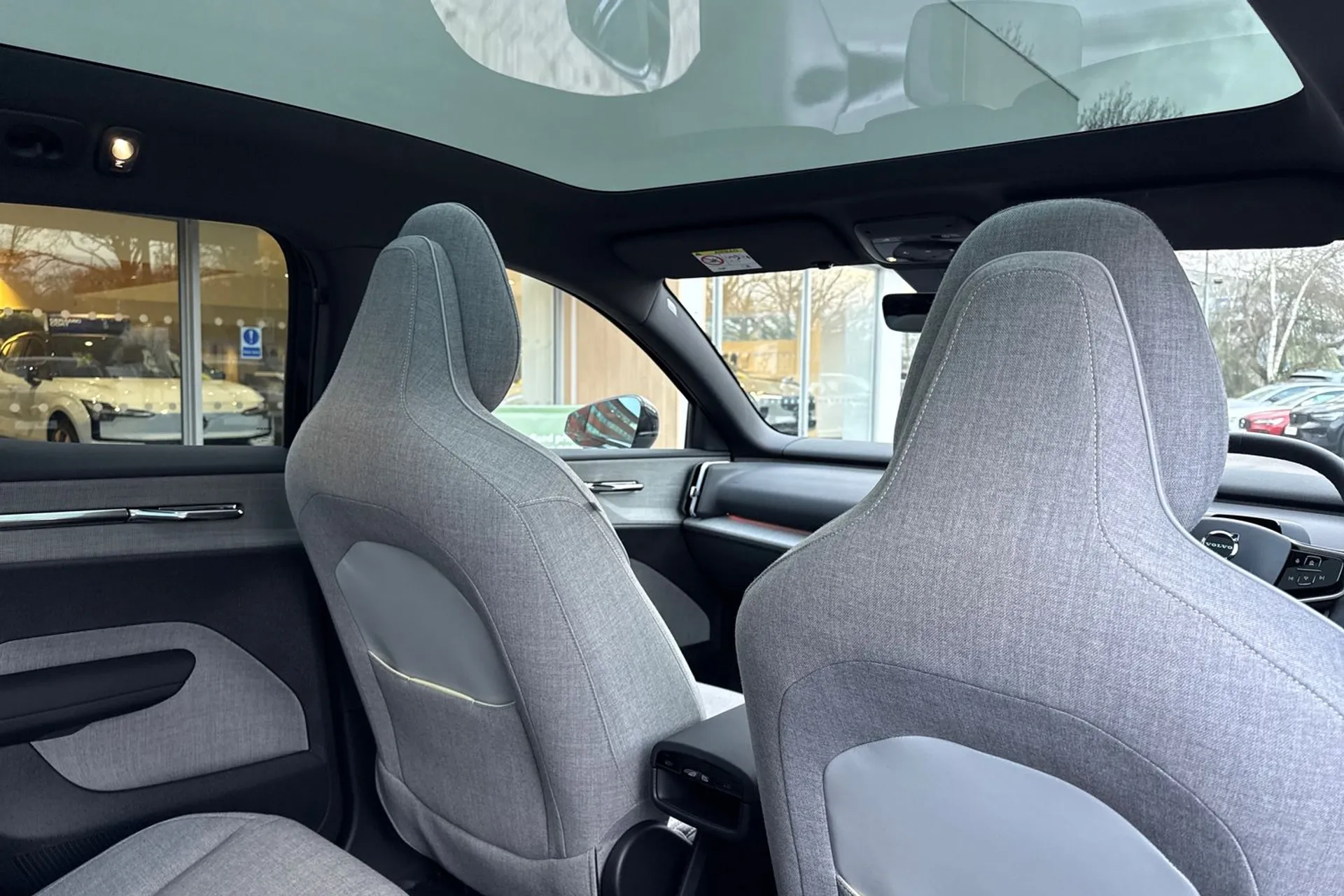 Volvo EX30 thumbnail image number 24