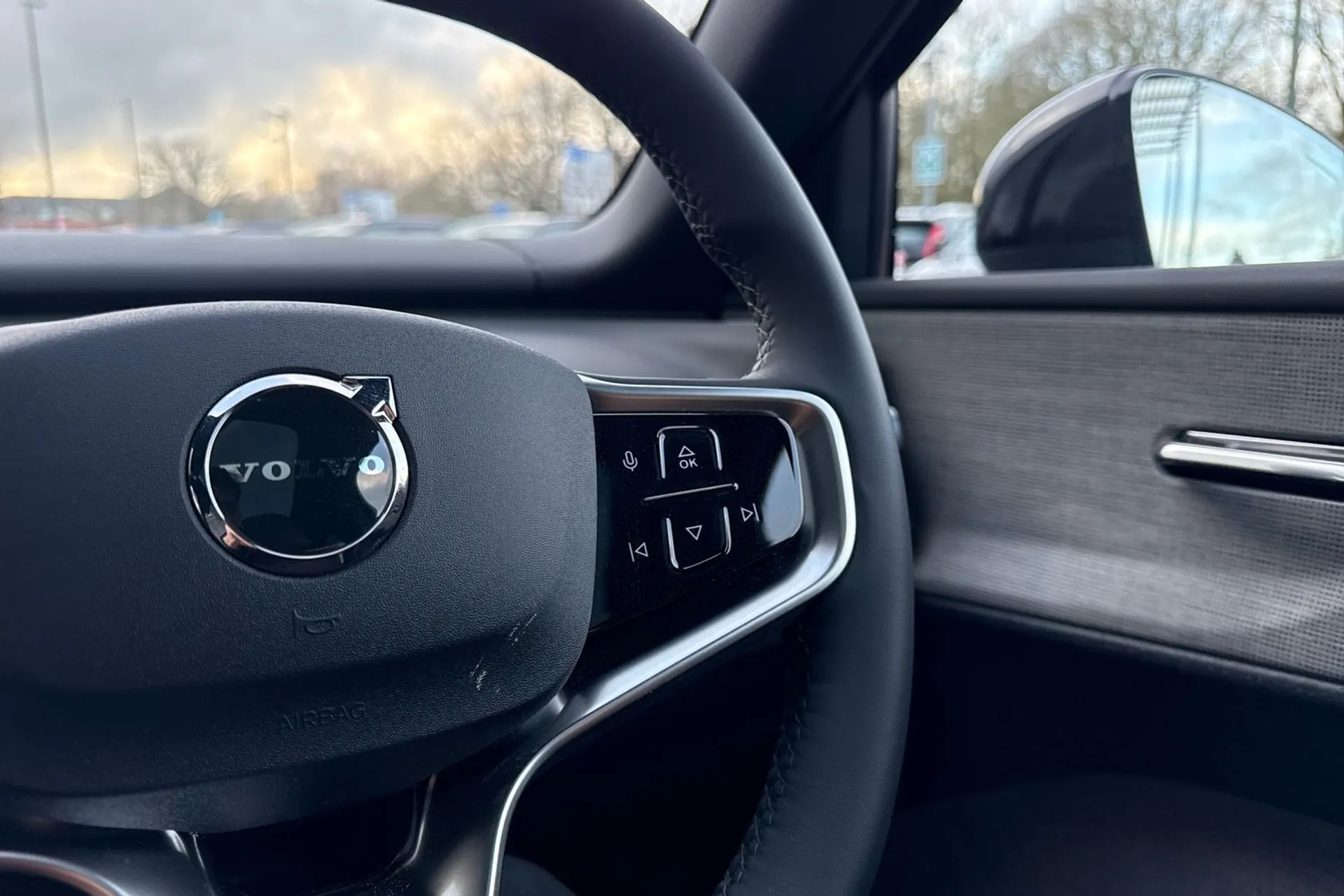 Volvo EX30 thumbnail image number 37