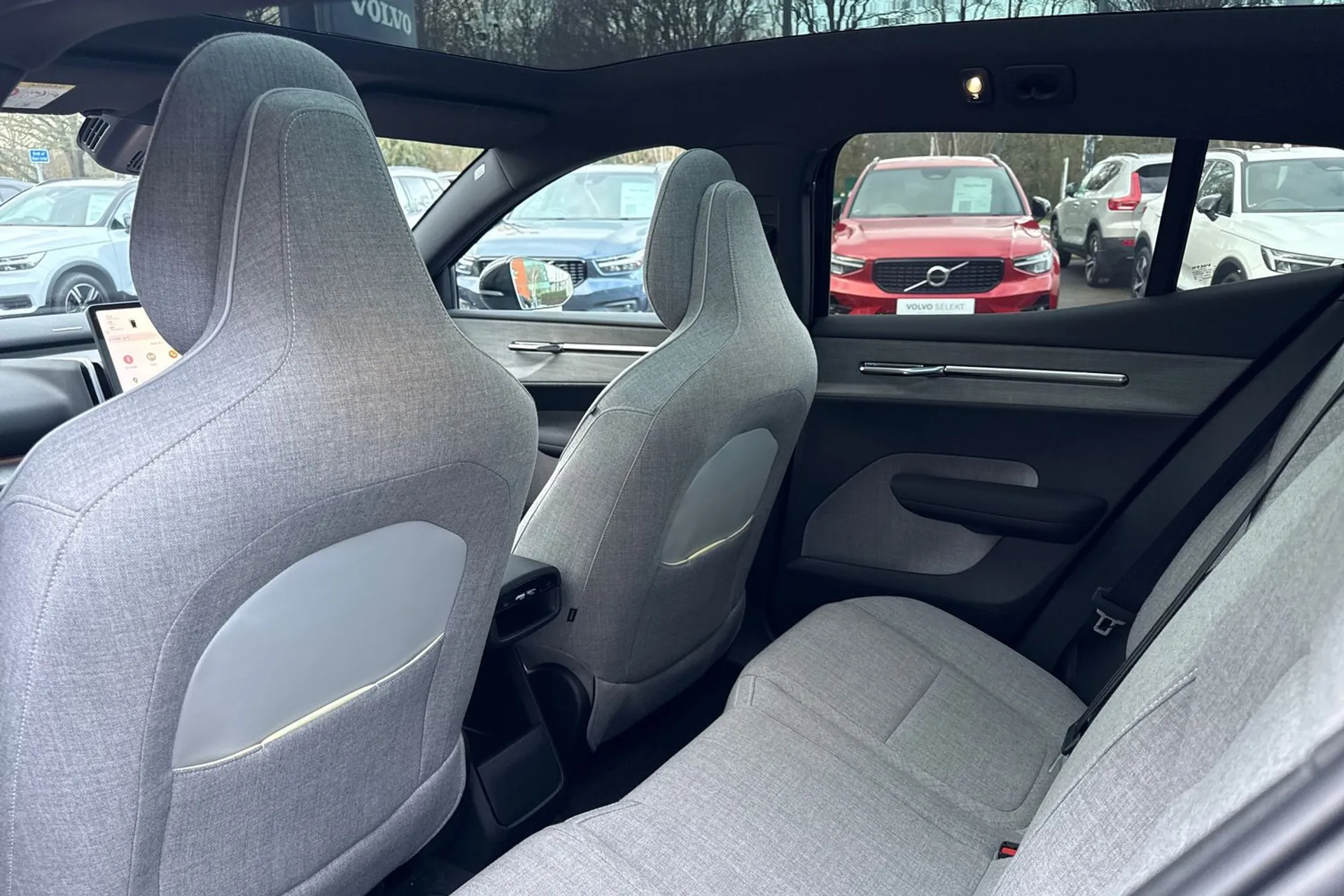 Volvo EX30 thumbnail image number 31