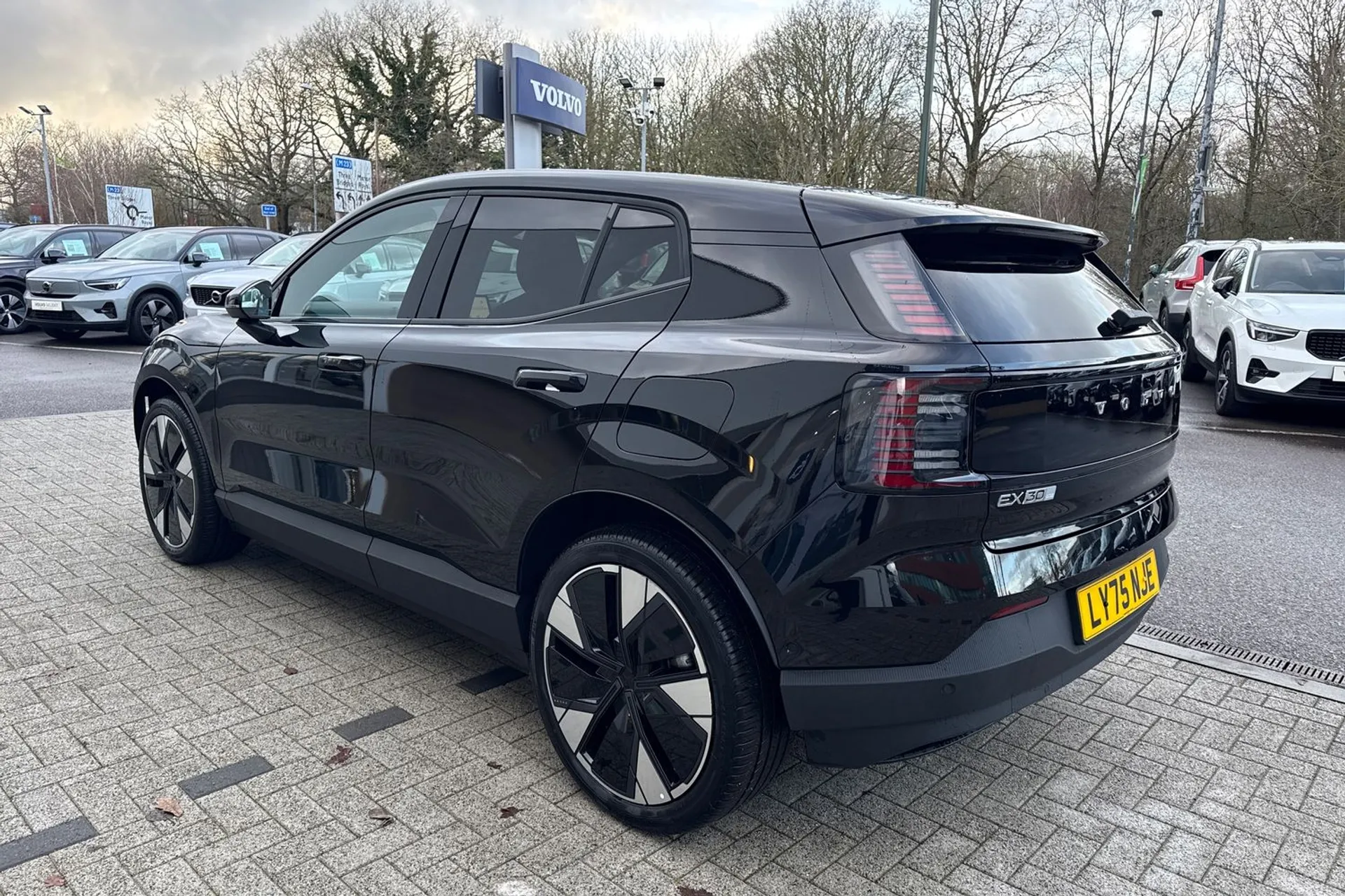 Volvo EX30 thumbnail image number 10