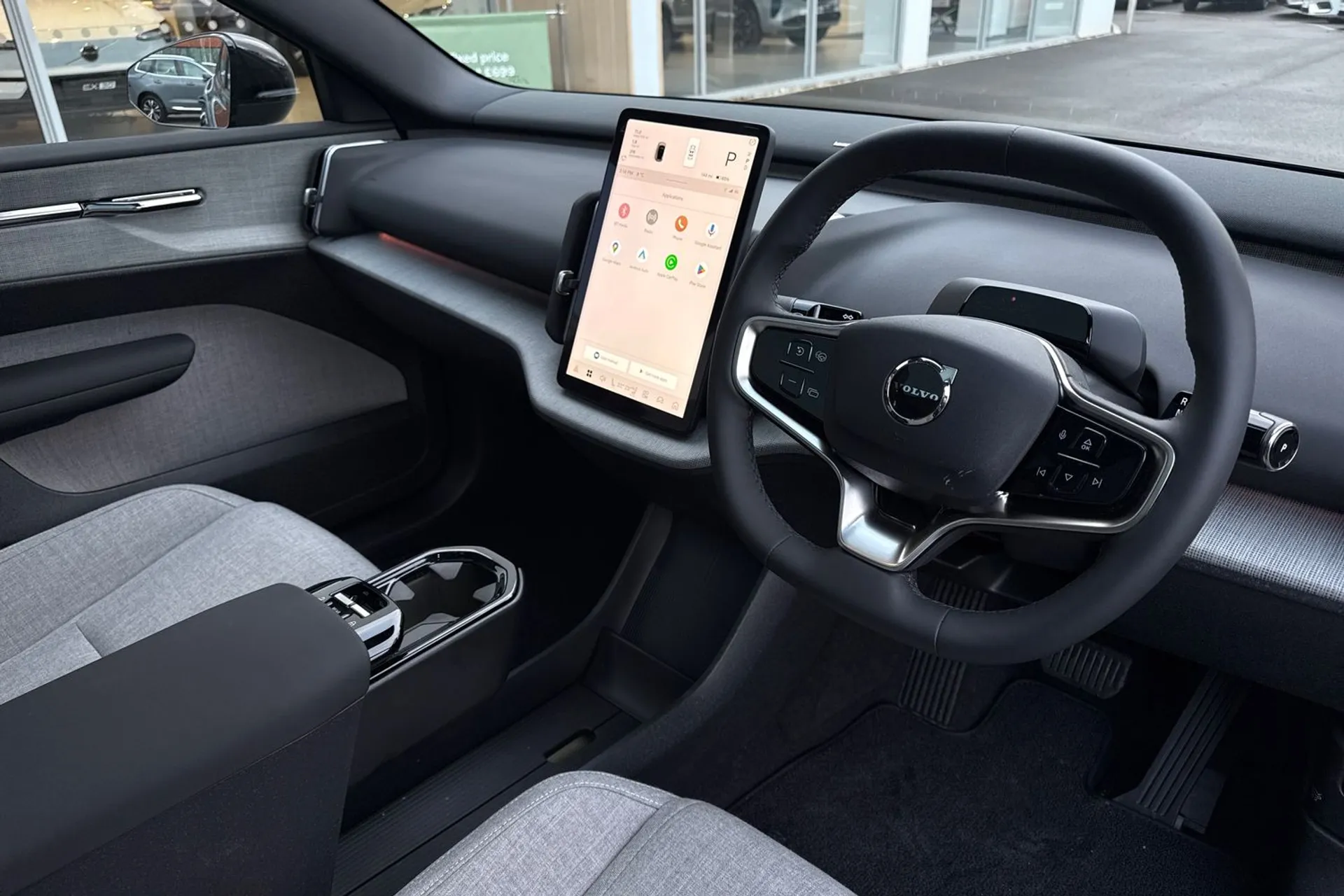 Volvo EX30 thumbnail image number 6