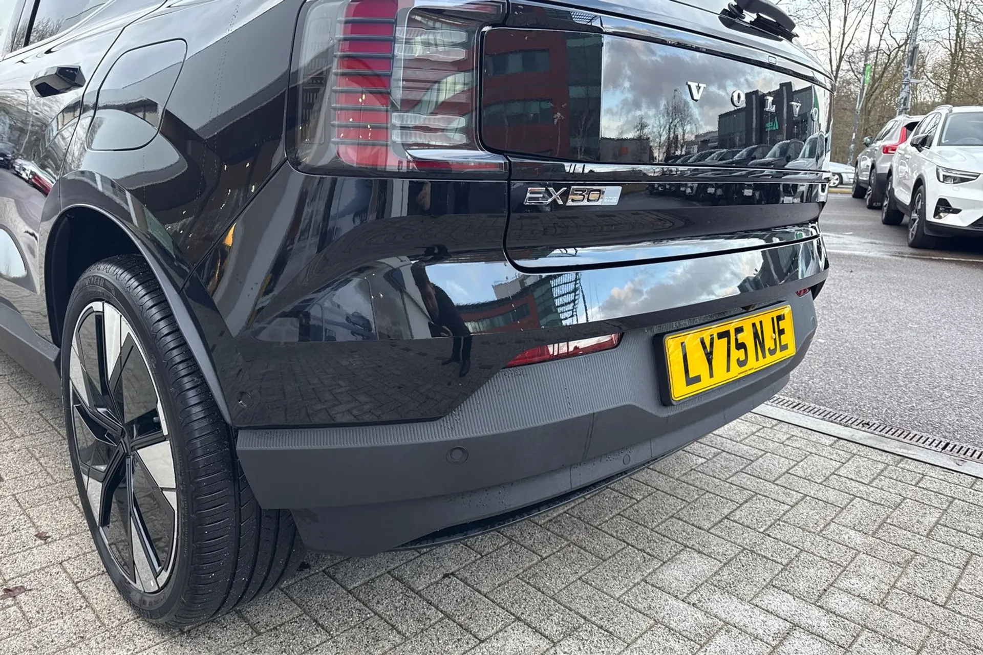 Volvo EX30 thumbnail image number 18