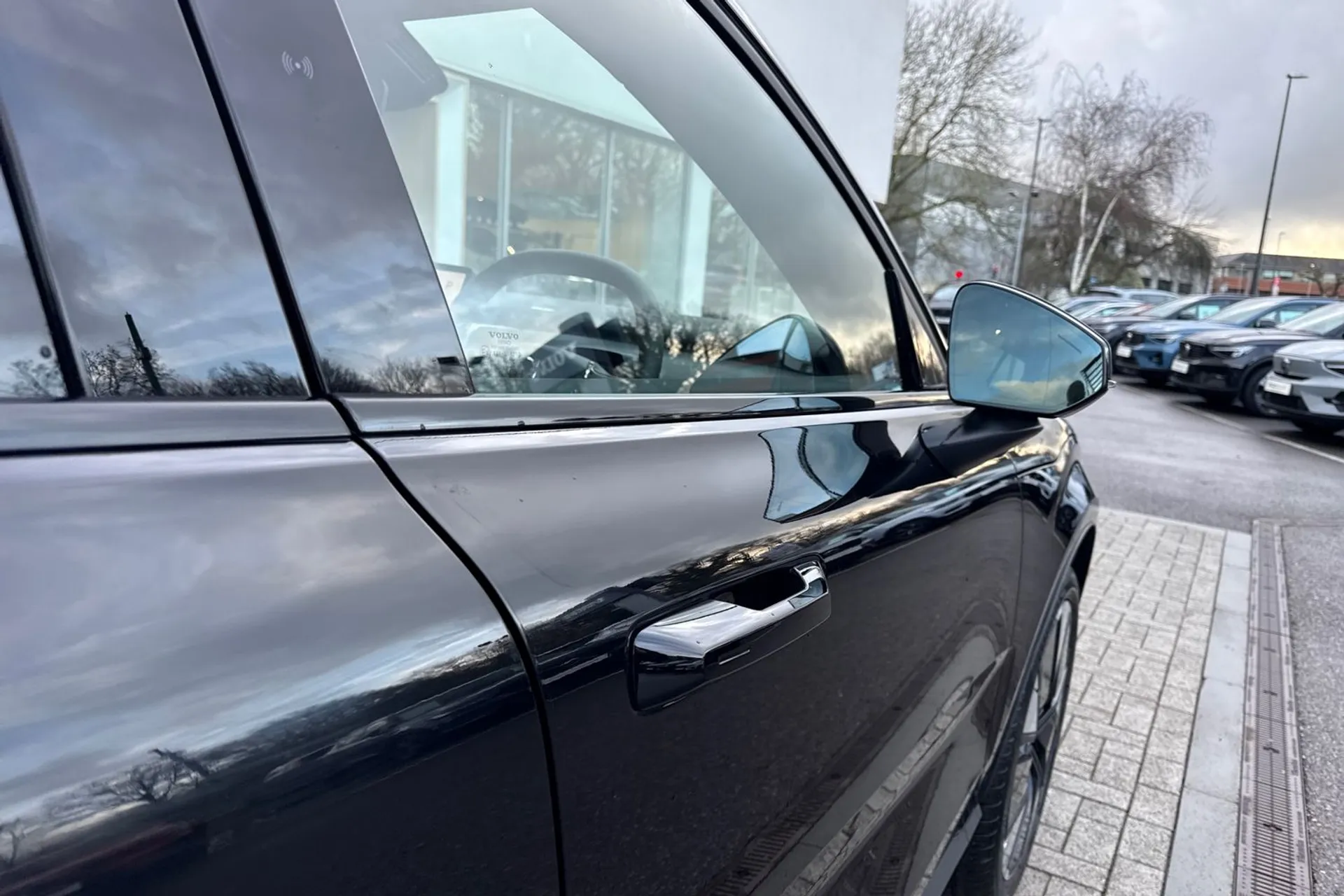 Volvo EX30 thumbnail image number 17