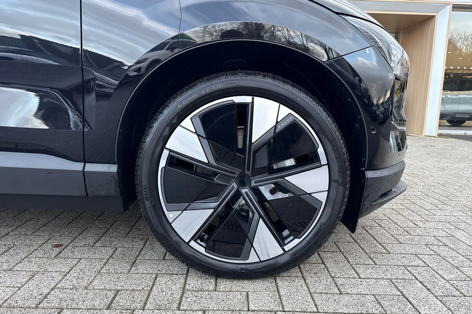 Volvo EX30 thumbnail image number 14