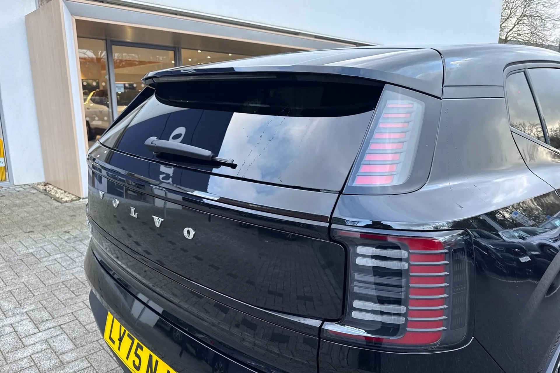 Volvo EX30 thumbnail image number 16