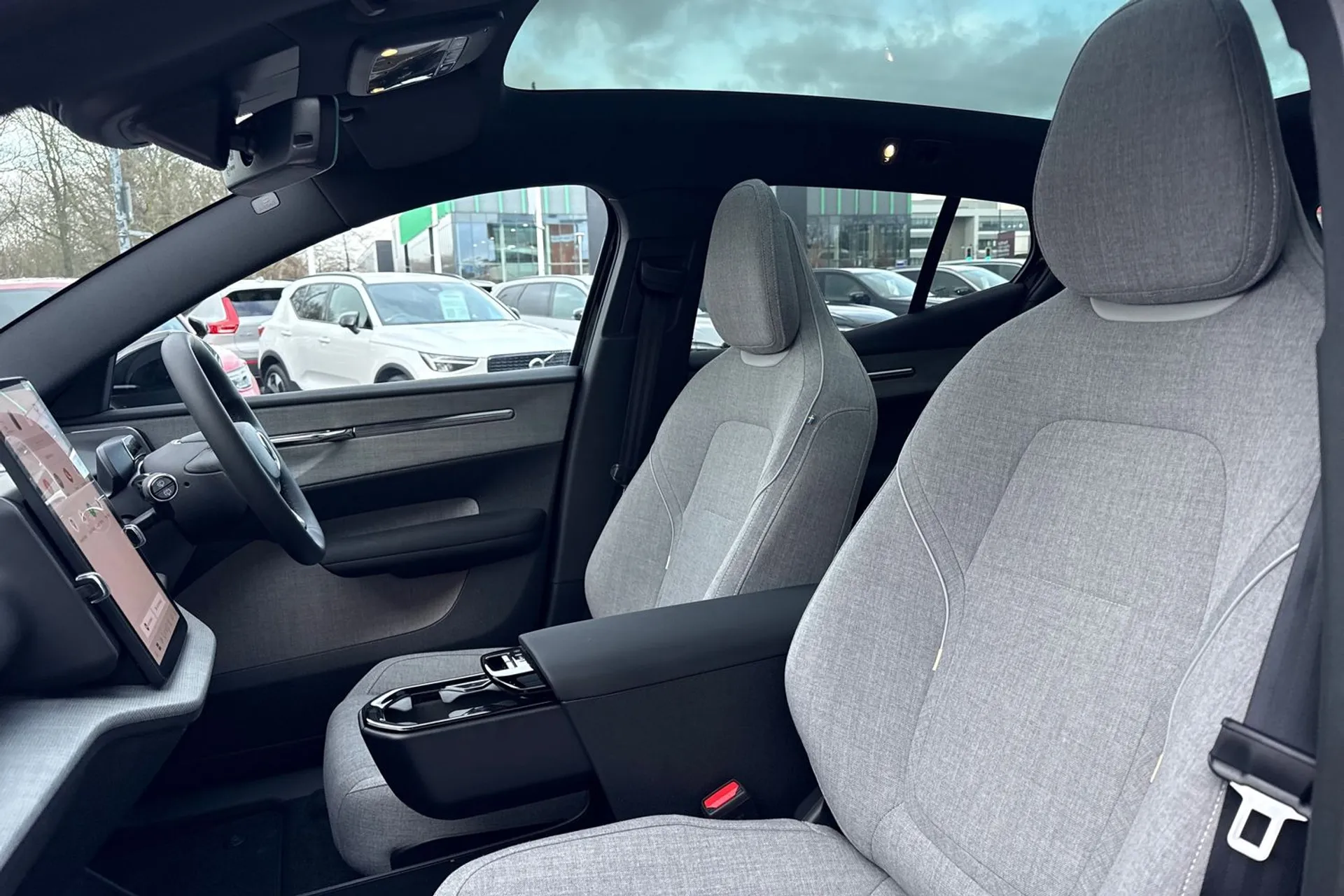 Volvo EX30 thumbnail image number 28