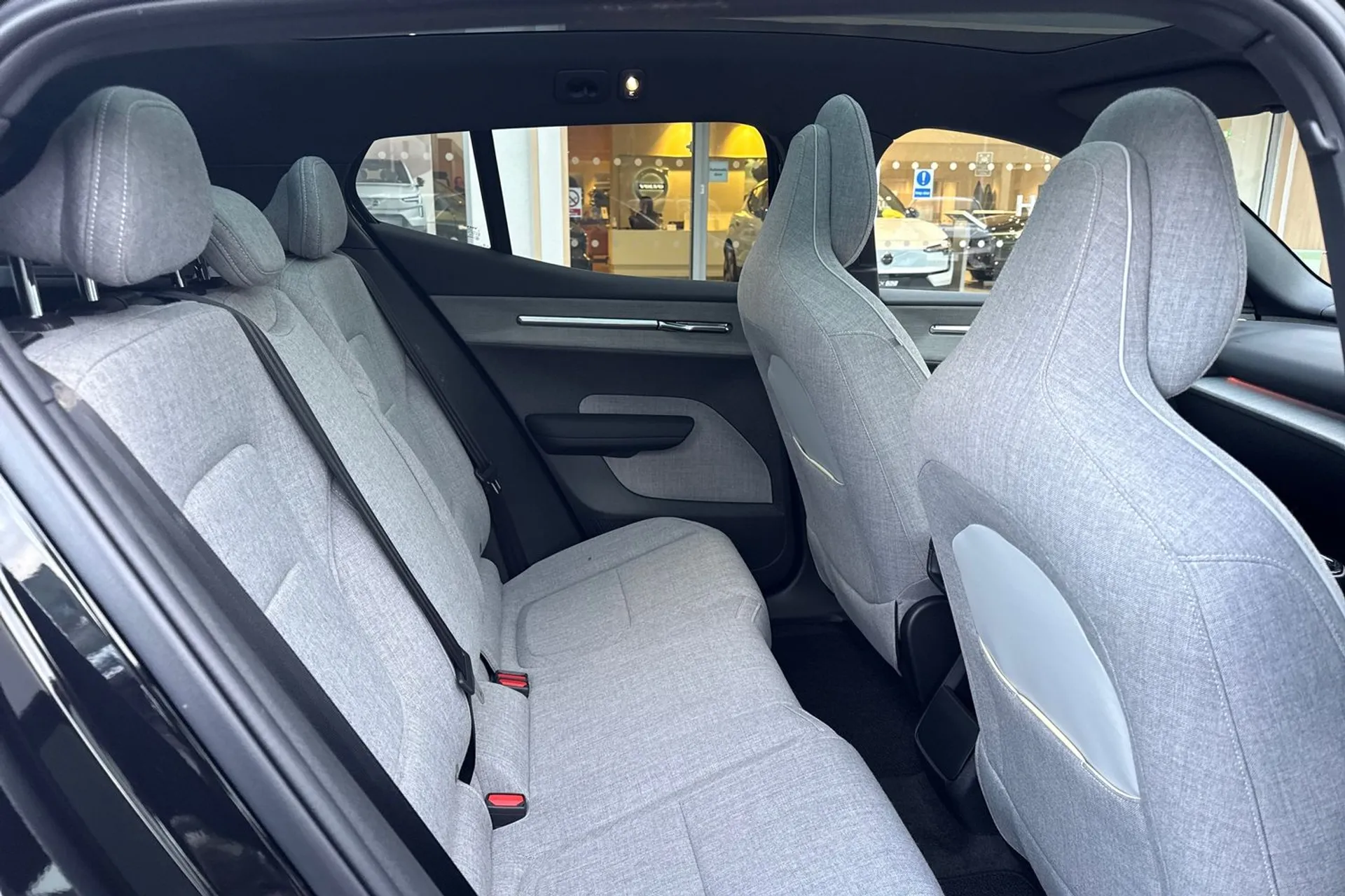 Volvo EX30 thumbnail image number 23