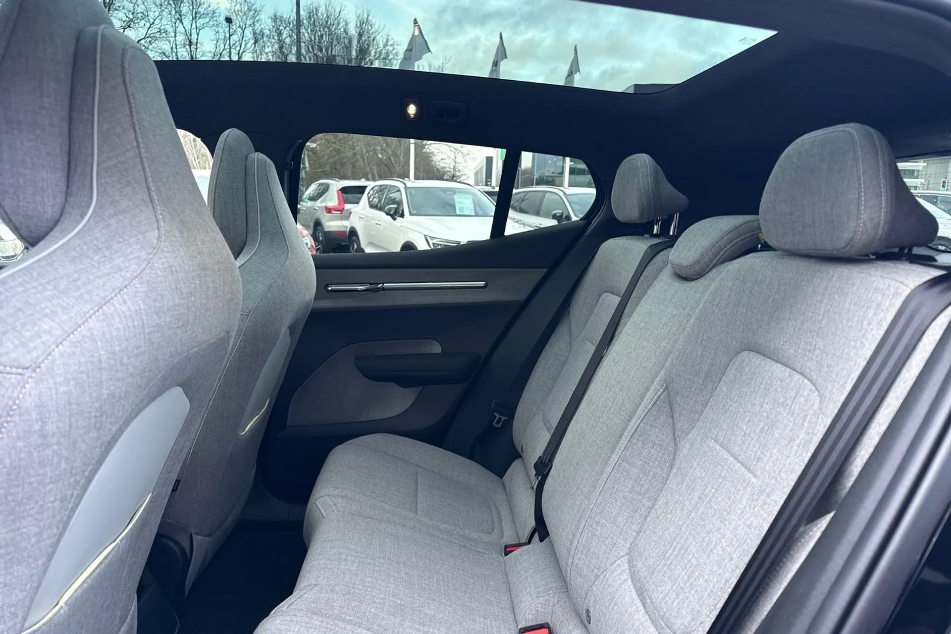 Volvo EX30 thumbnail image number 30