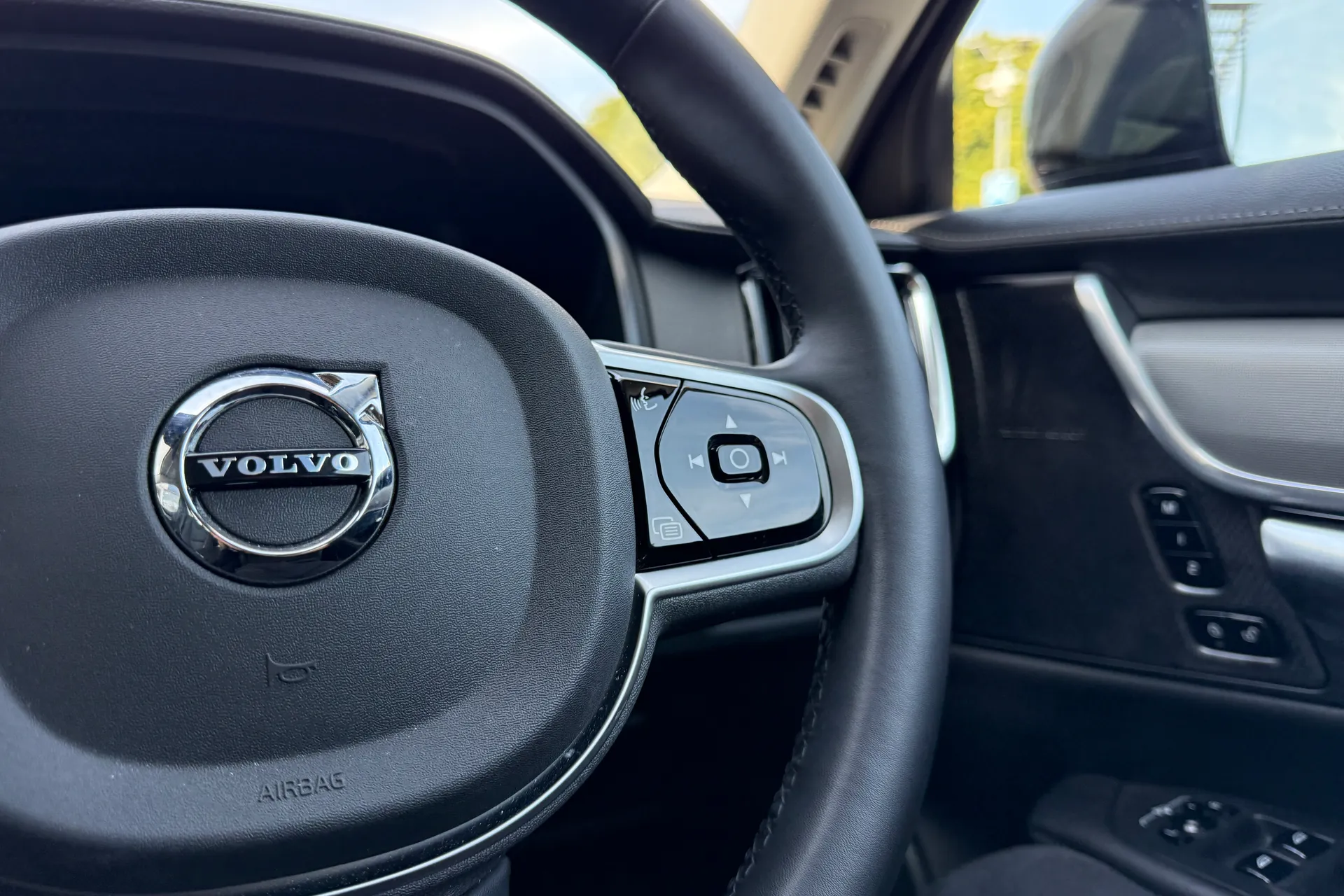 Volvo V90 thumbnail image number 37