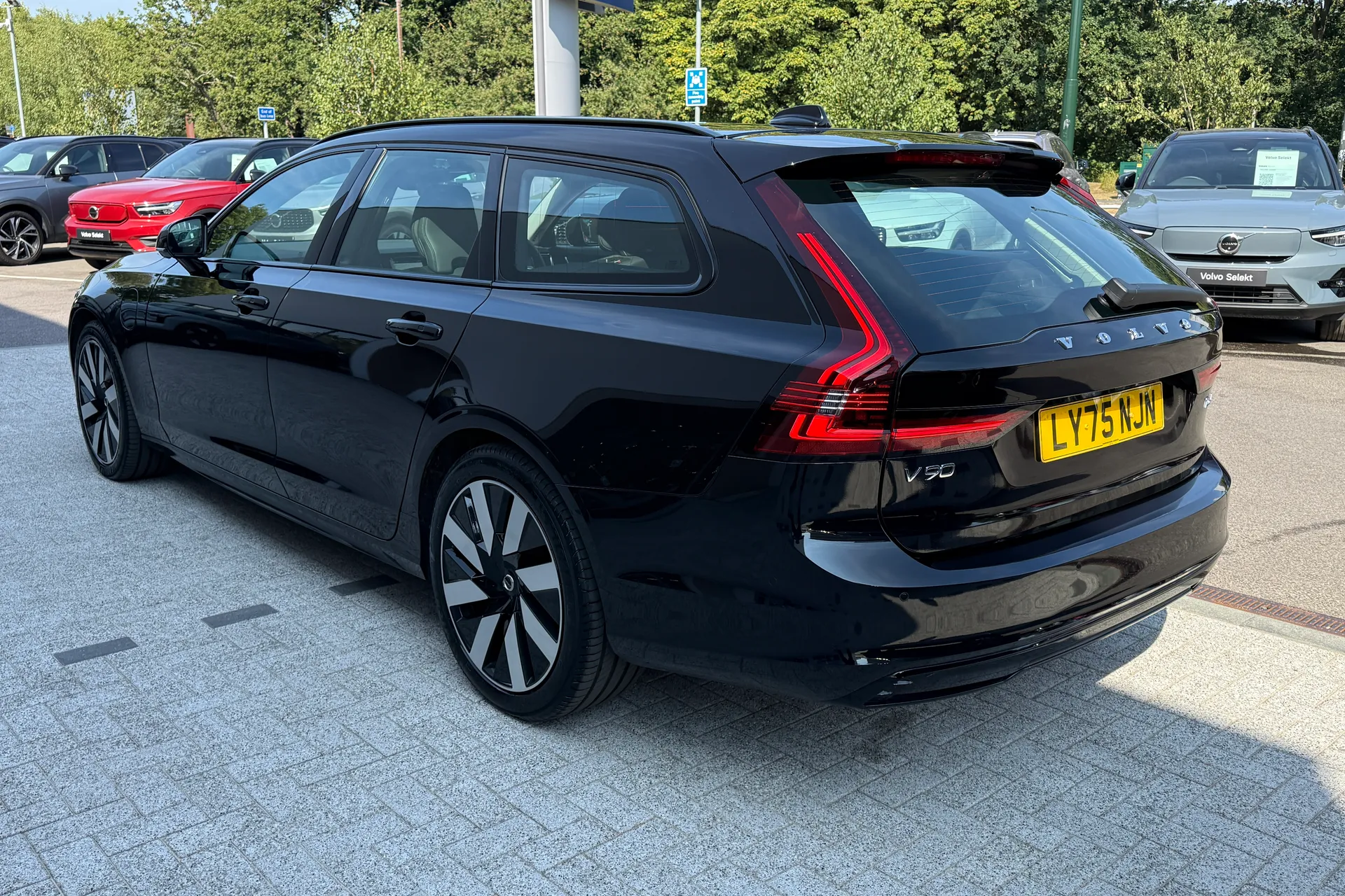 Volvo V90 thumbnail image number 11