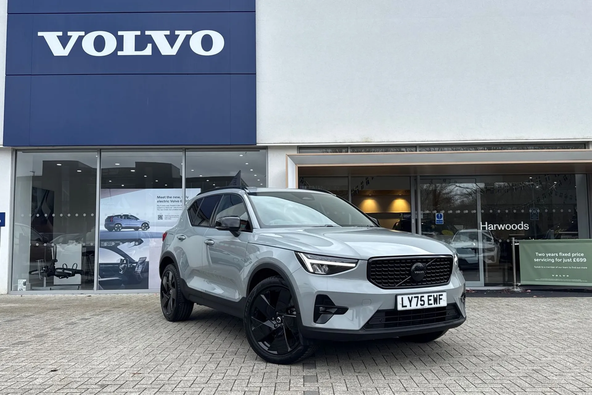 Volvo XC40 focused image