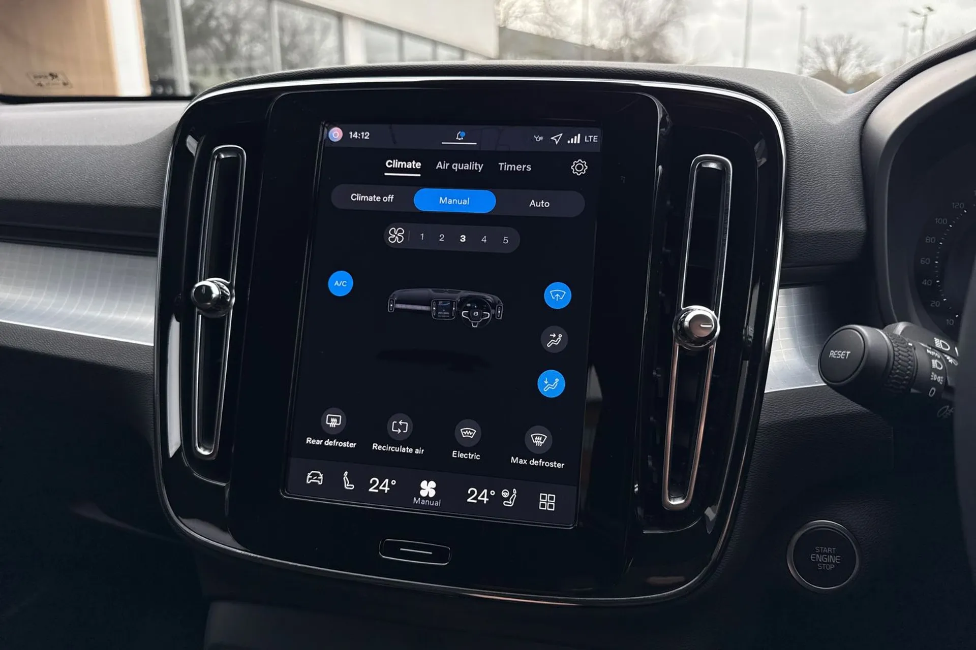 Volvo XC40 thumbnail image number 39