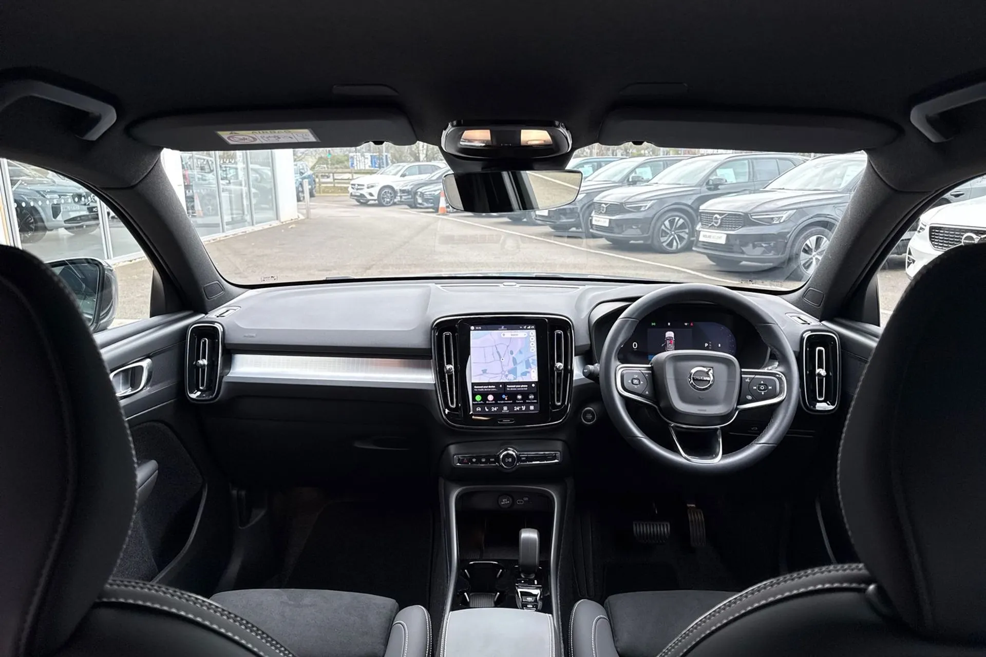 Volvo XC40 thumbnail image number 3