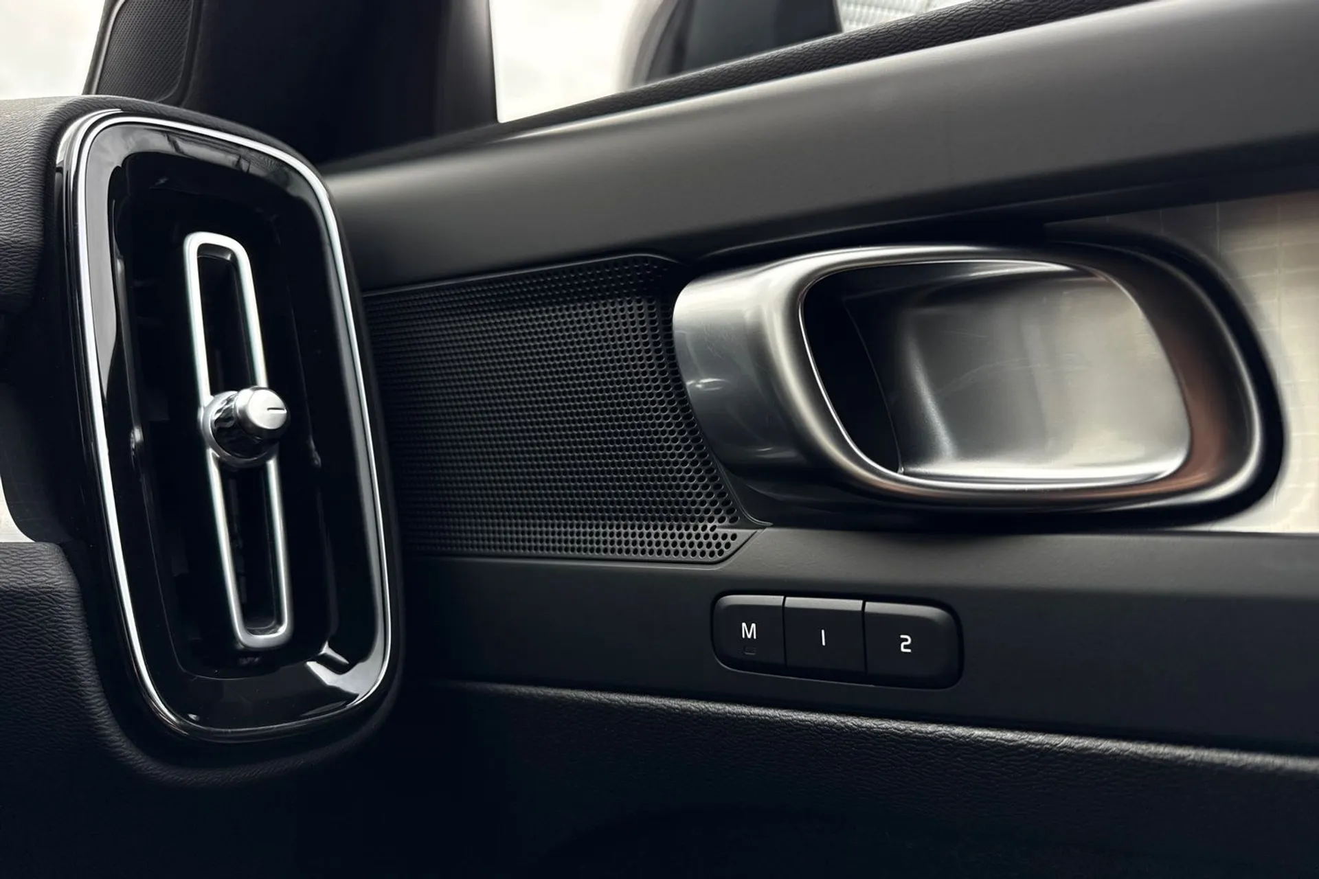 Volvo XC40 thumbnail image number 44