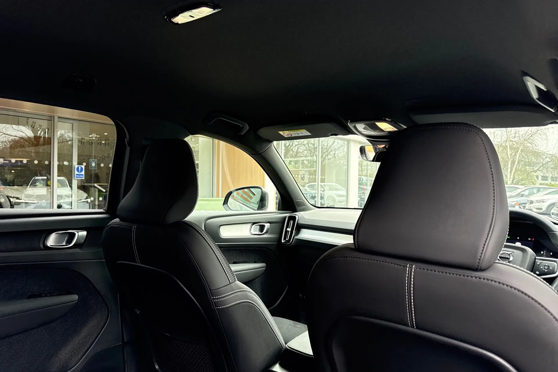 Volvo XC40 thumbnail image number 24