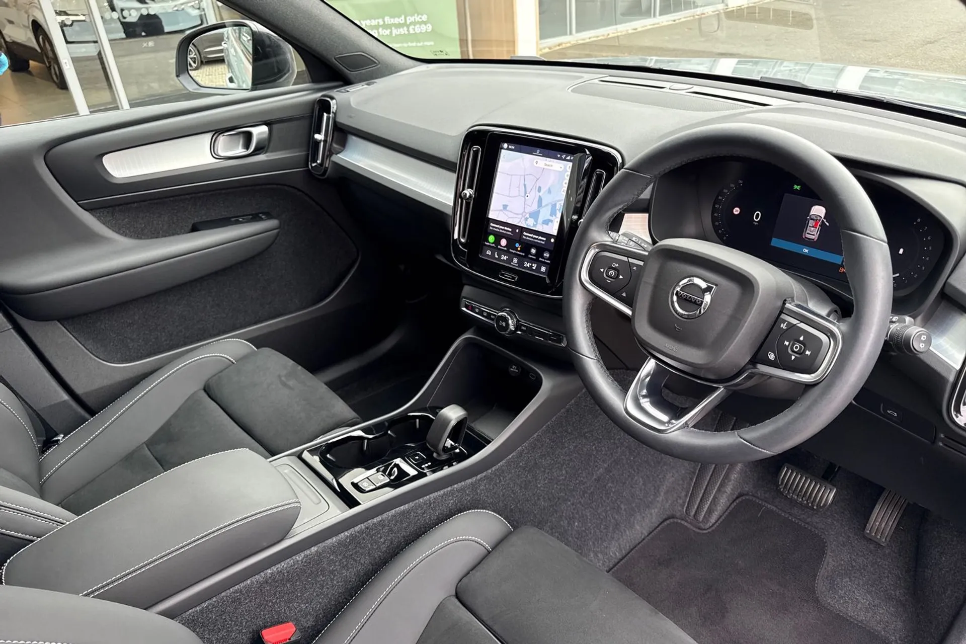 Volvo XC40 thumbnail image number 6