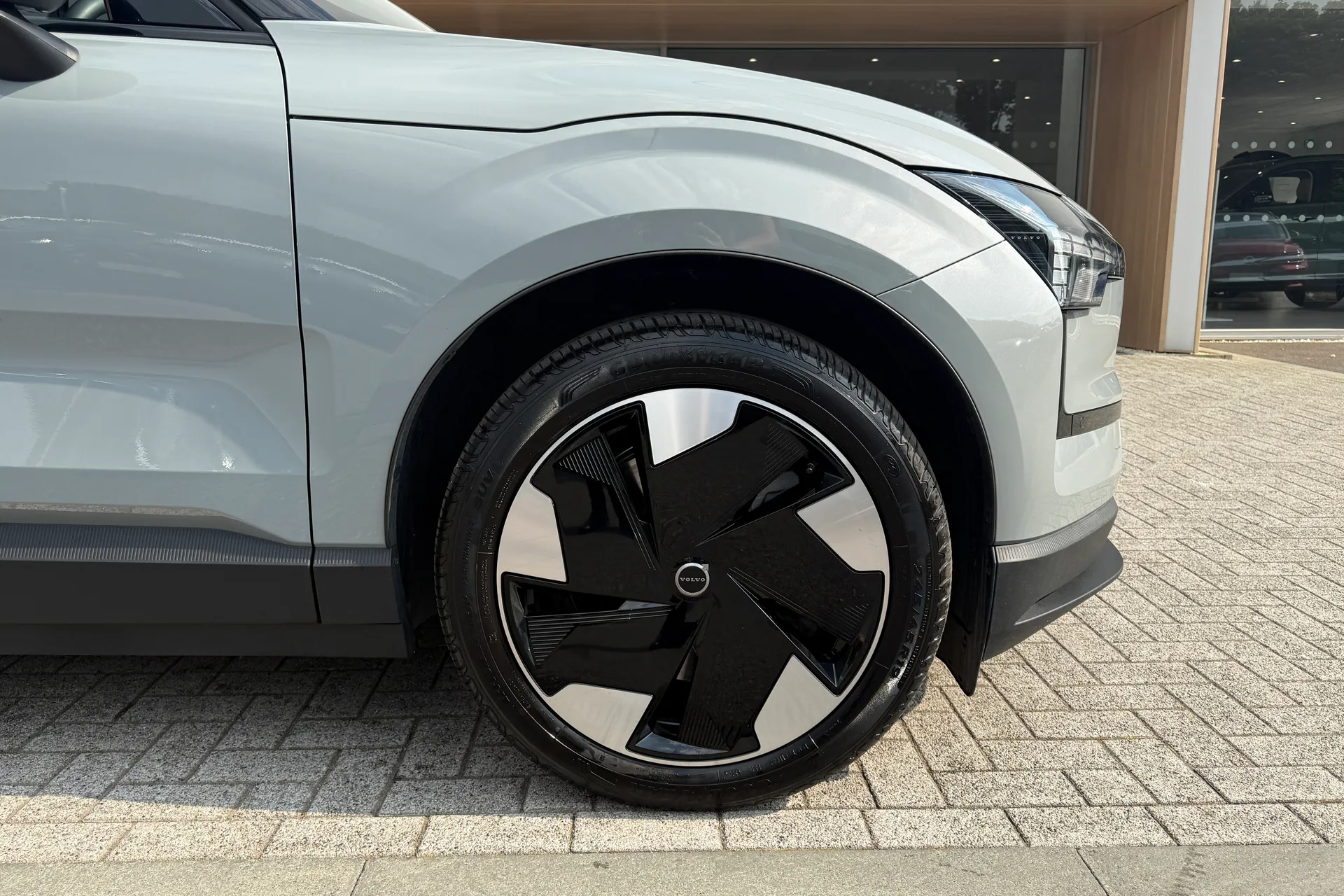 Volvo EX30 thumbnail image number 14