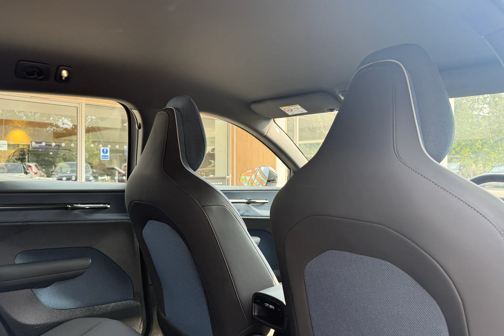 Volvo EX30 thumbnail image number 24