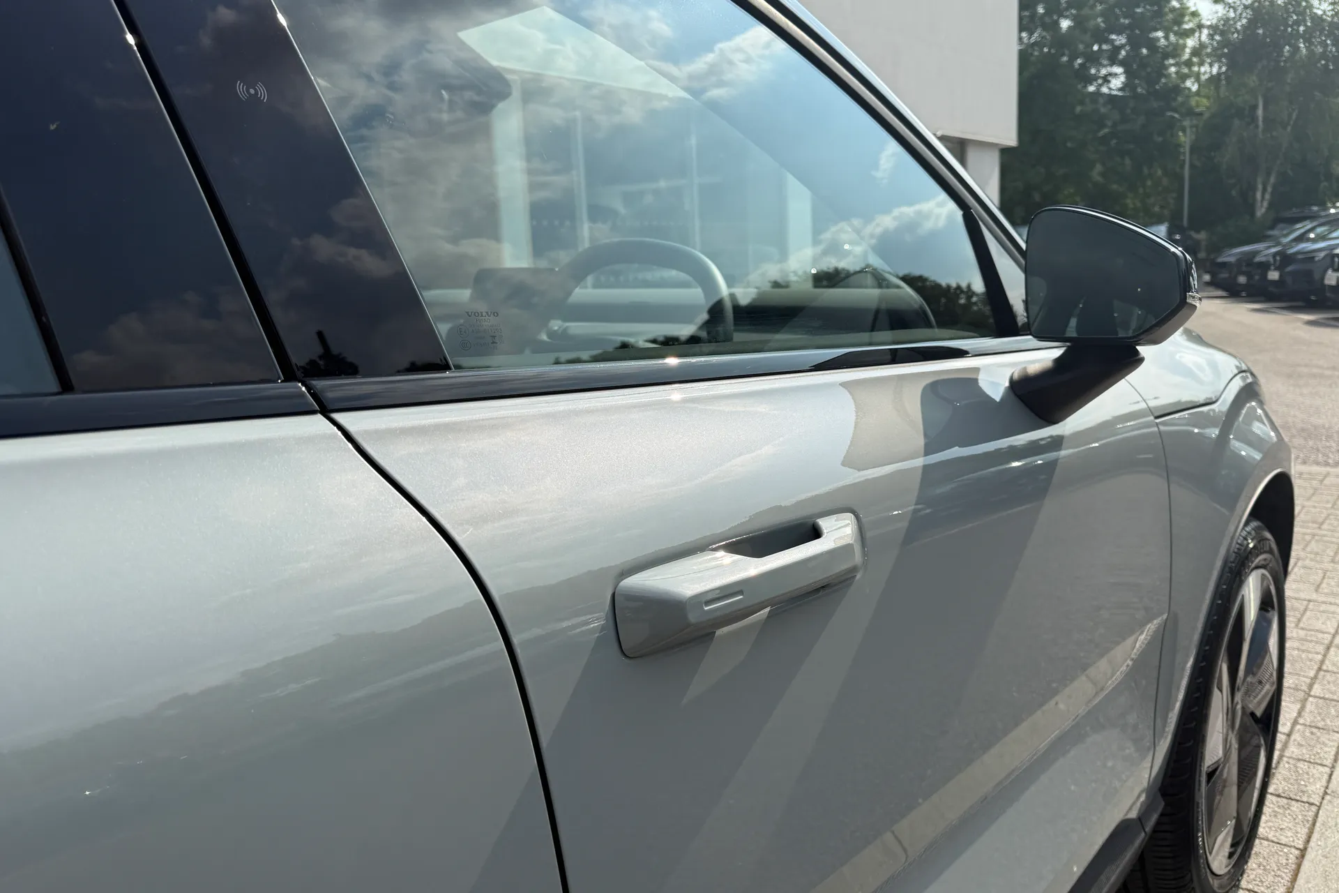 Volvo EX30 thumbnail image number 15