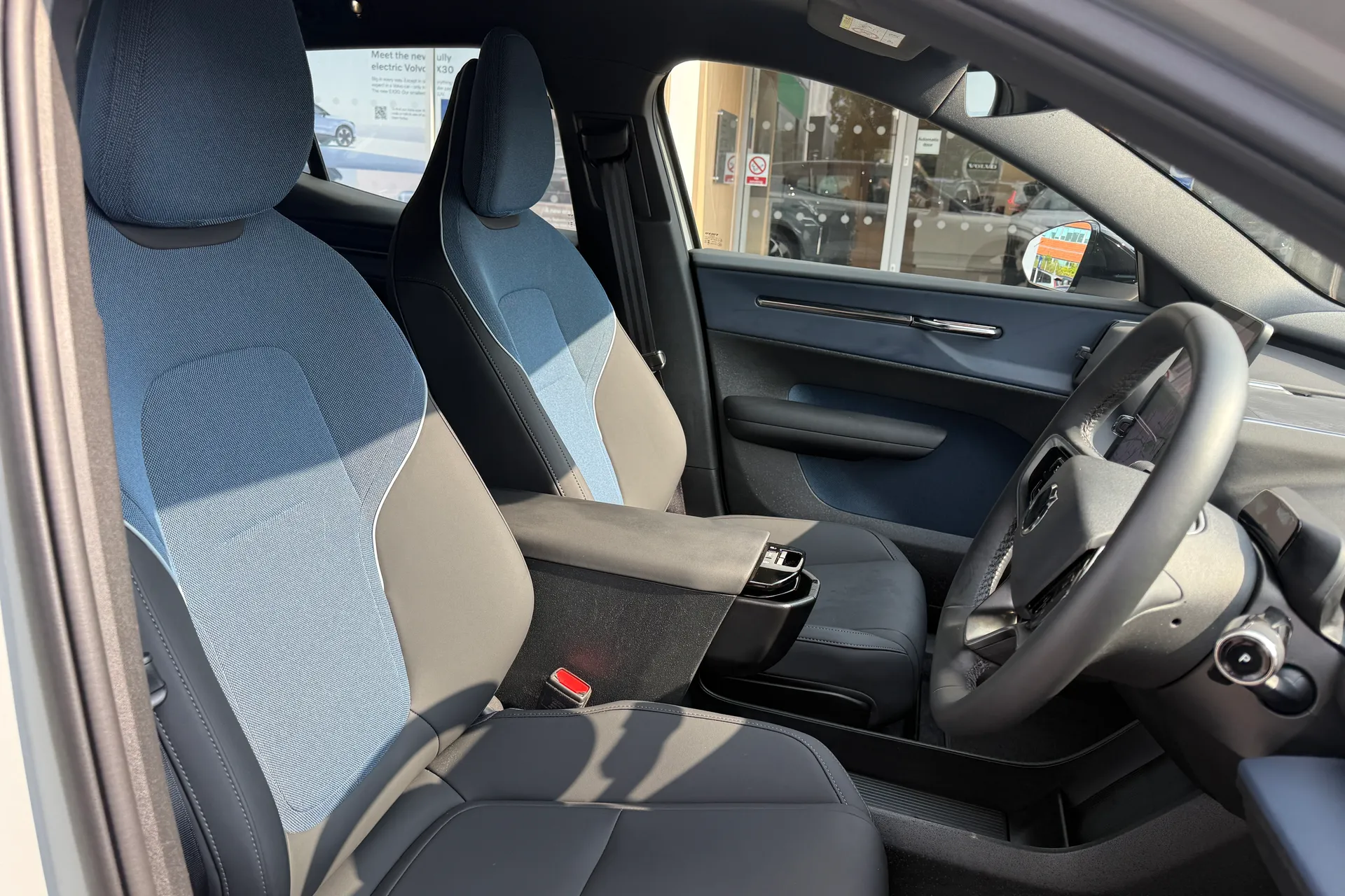 Volvo EX30 thumbnail image number 26