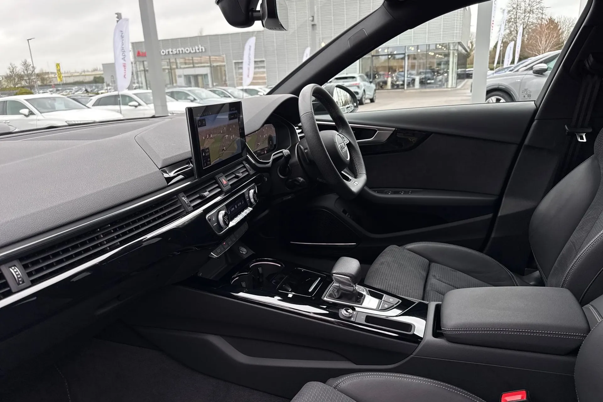 Audi A4 thumbnail image number 31