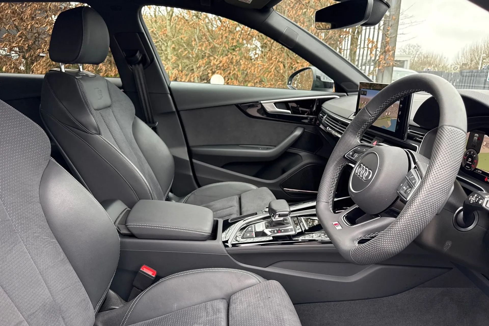 Audi A4 thumbnail image number 26