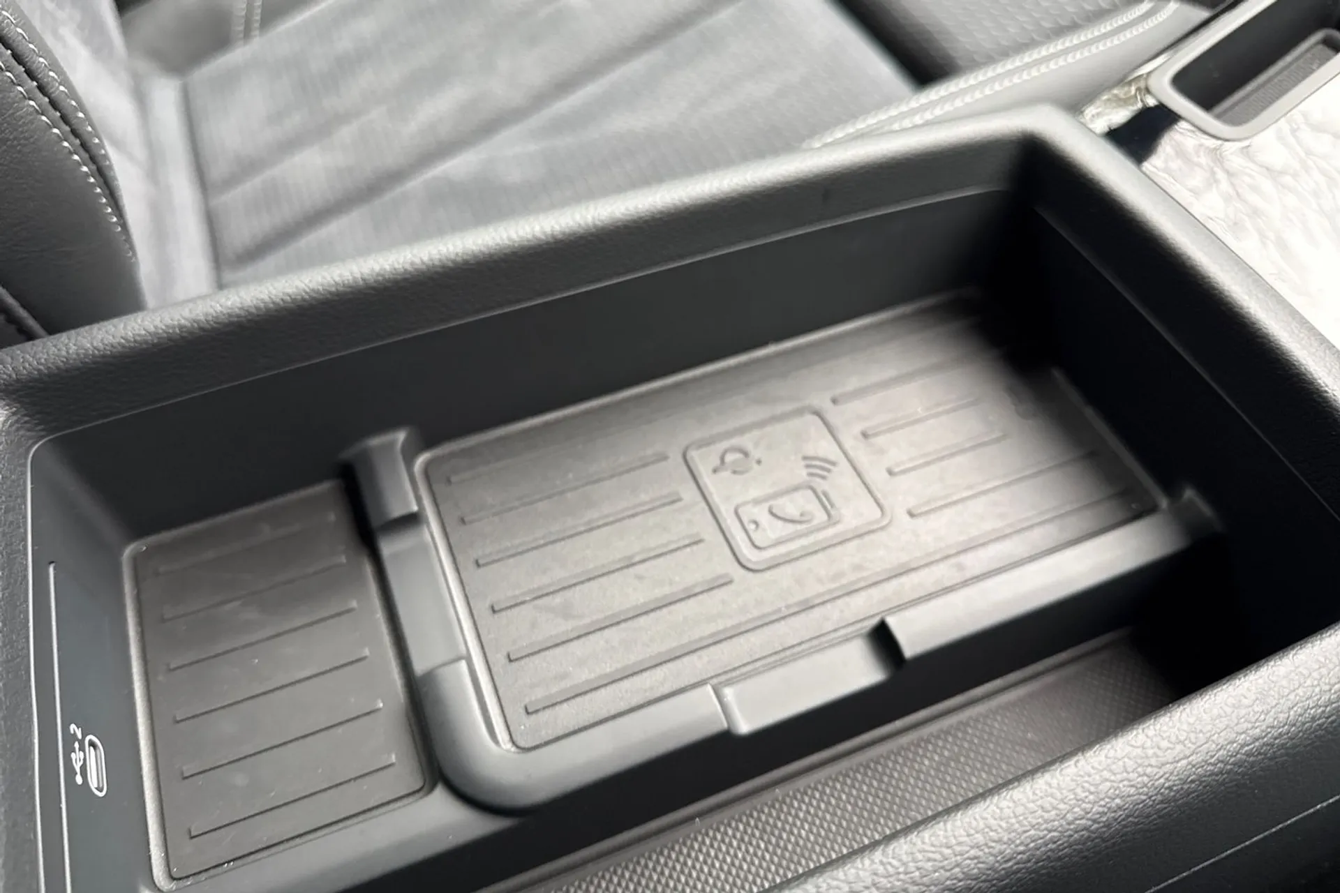 Audi A4 thumbnail image number 34