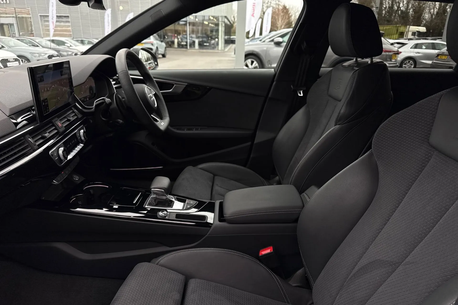 Audi A4 thumbnail image number 35