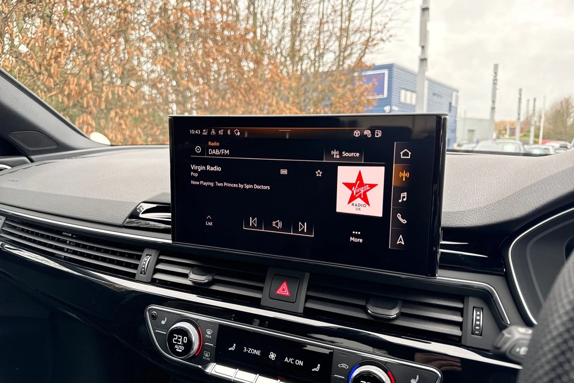 Audi A4 thumbnail image number 30