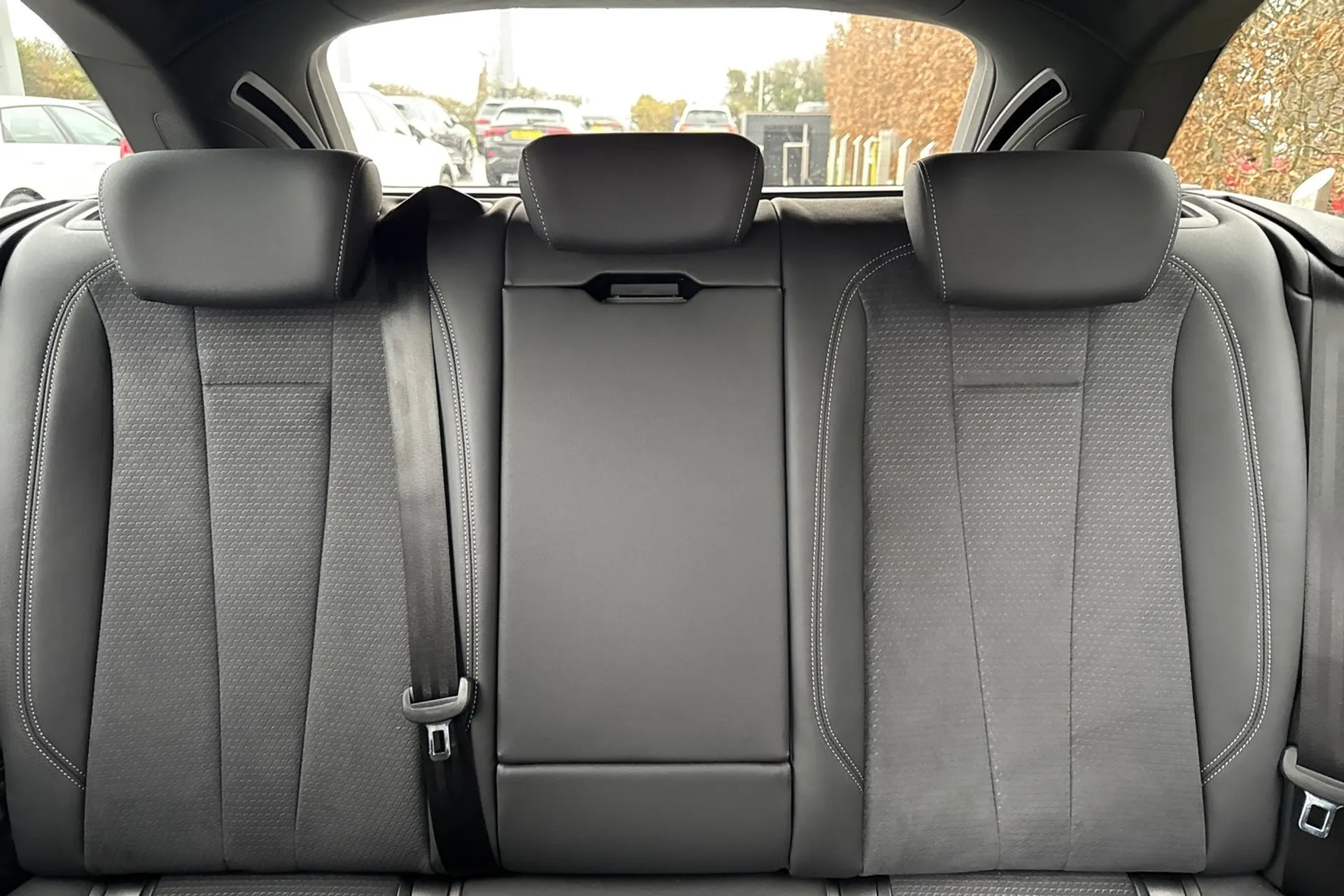 Audi A4 thumbnail image number 41