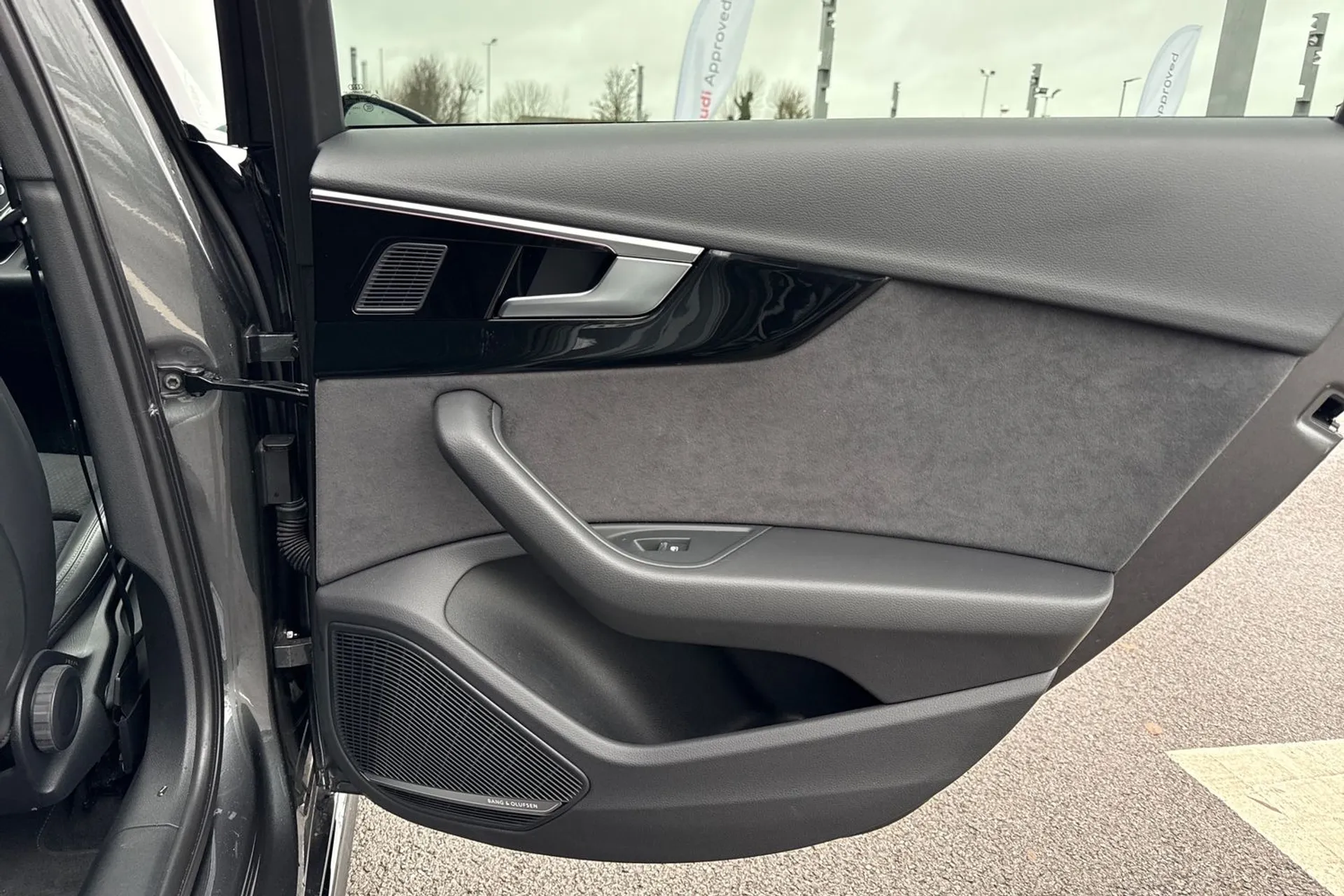 Audi A4 thumbnail image number 54