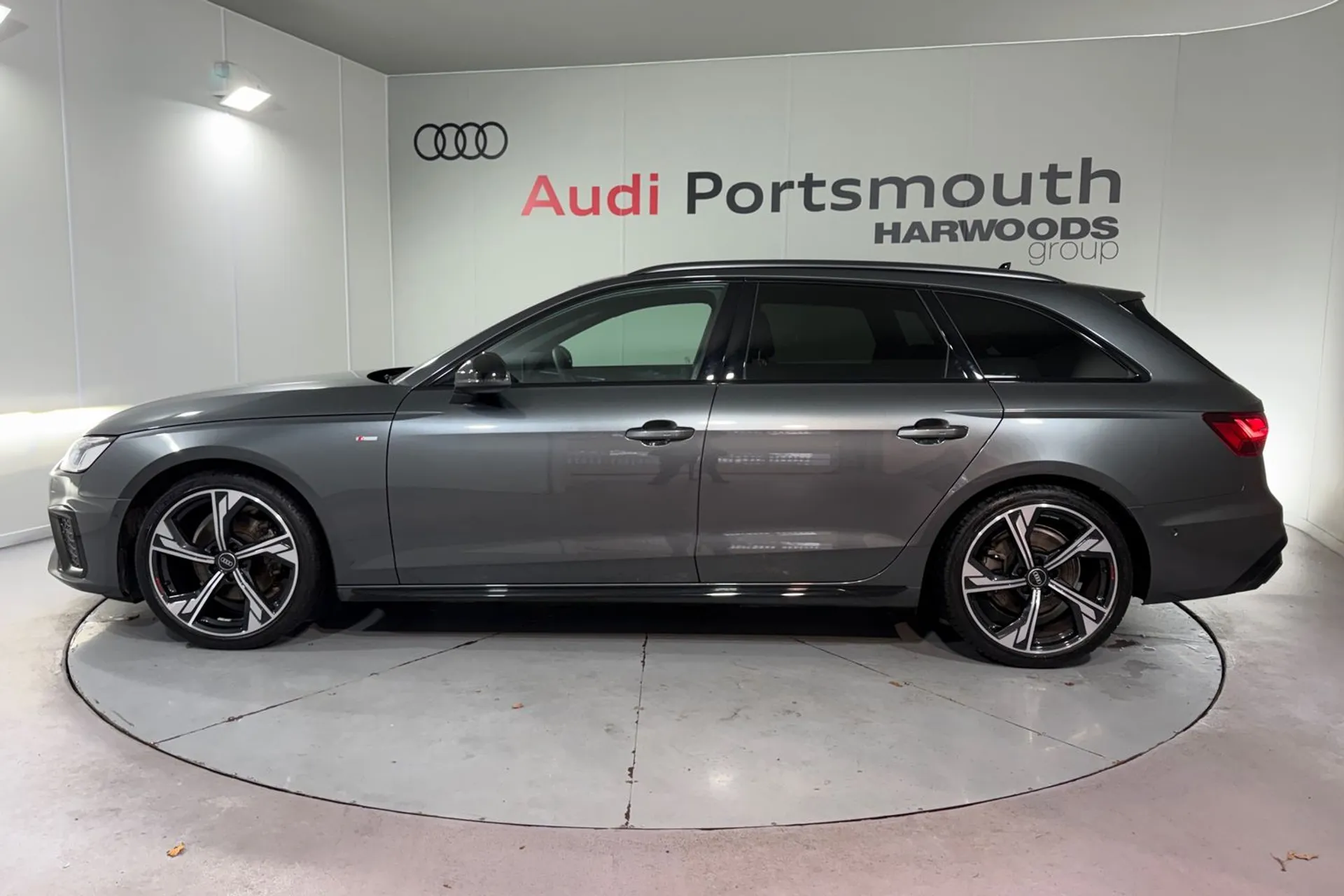 Audi A4 thumbnail image number 11